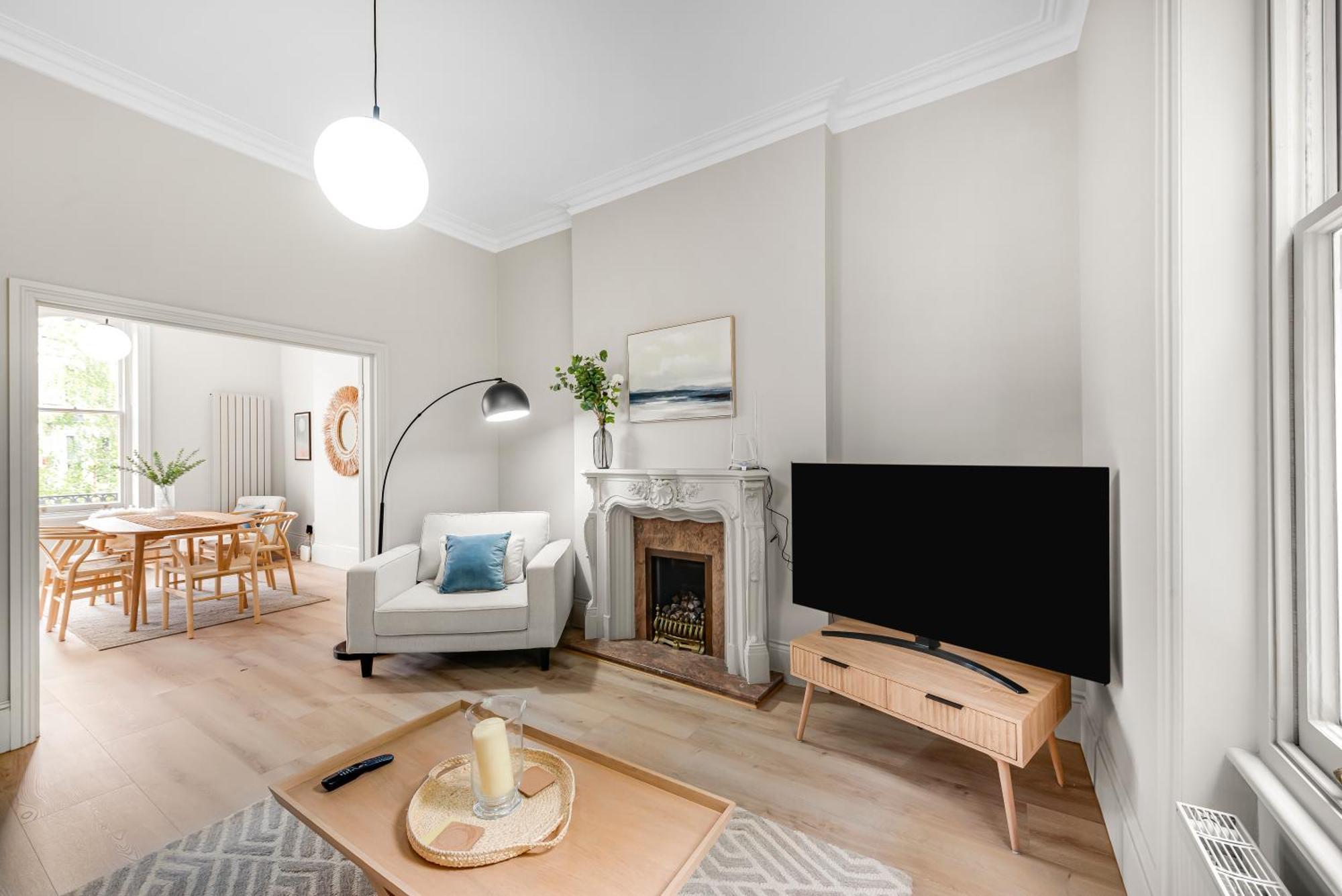 Apartment Luxury 3 Bed With Balcony In Kensington Olympia