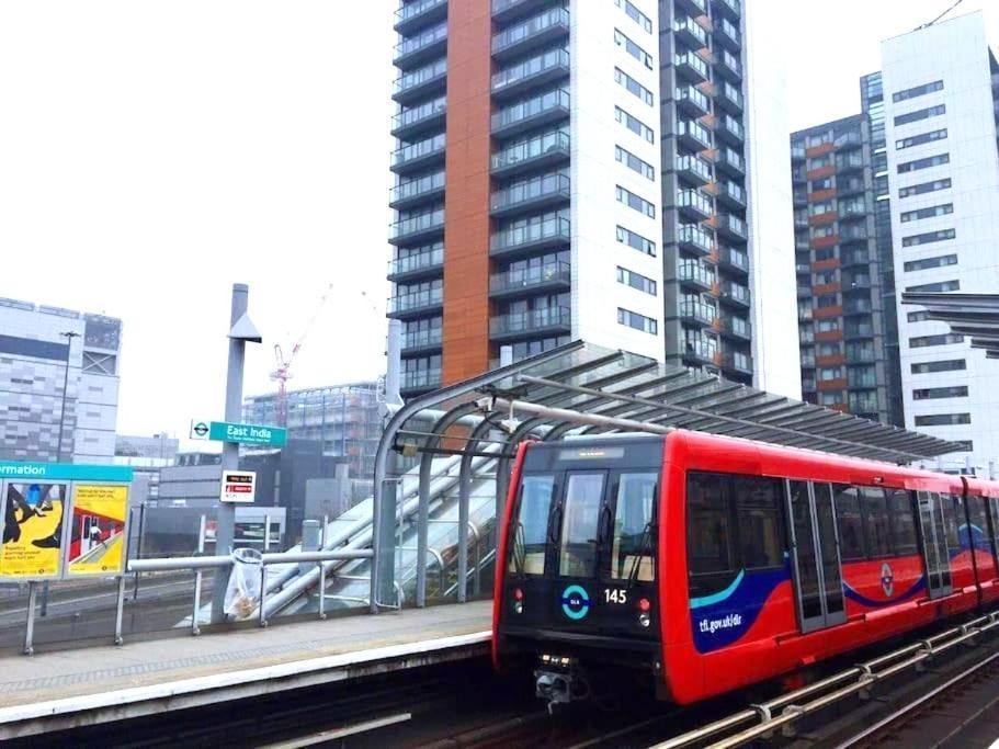 Entire Next To Canary Wharf In Apartment *