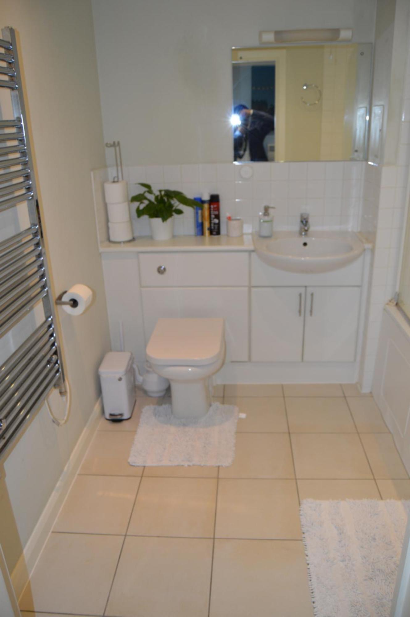 Apartment Entire Next To Canary Wharf In