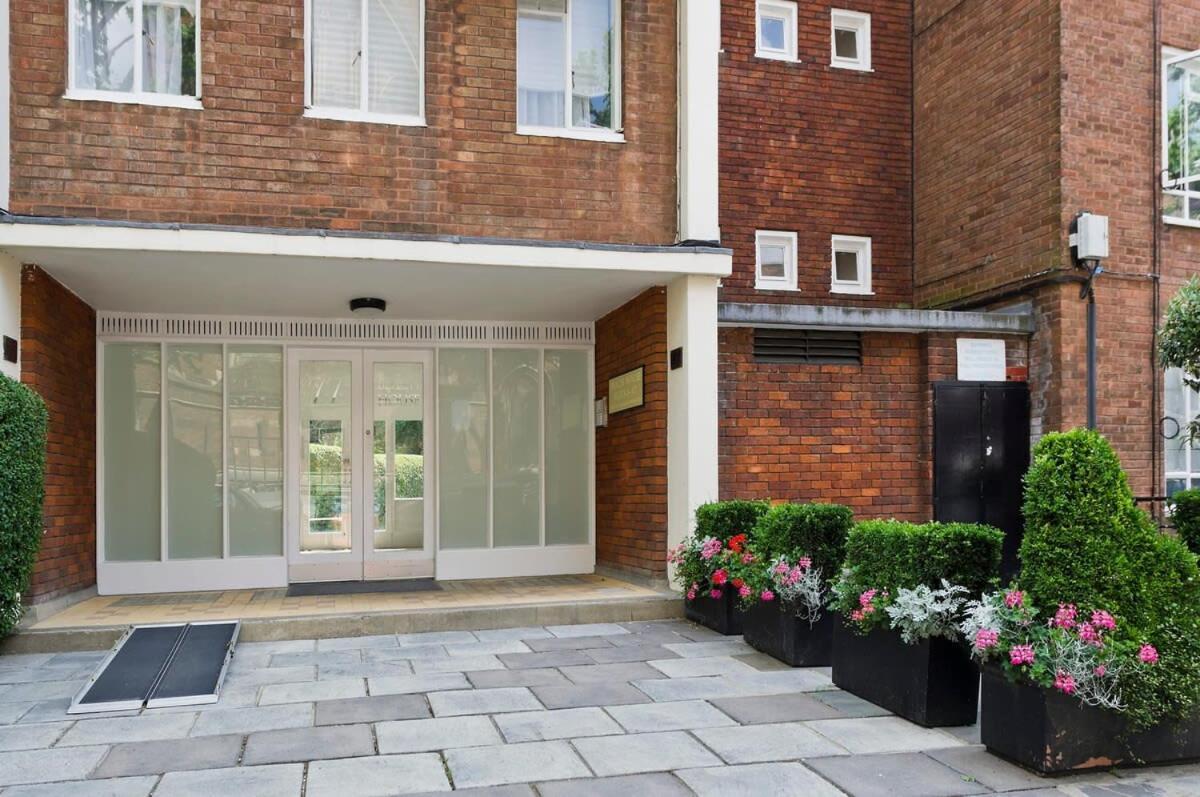 Leafy Earls Court 3 Bed Flat Apartment London