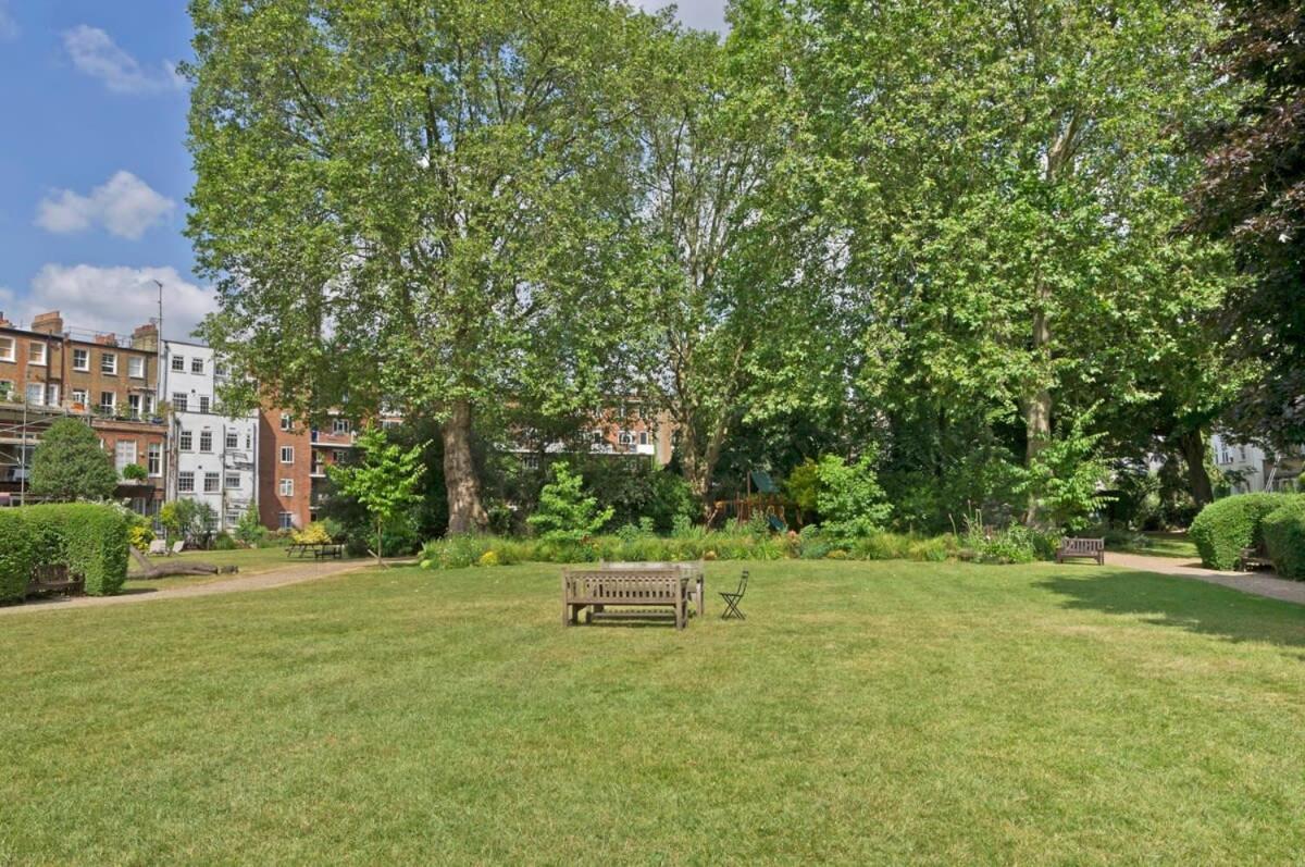 Leafy Earls Court 3 Bed Flat * London