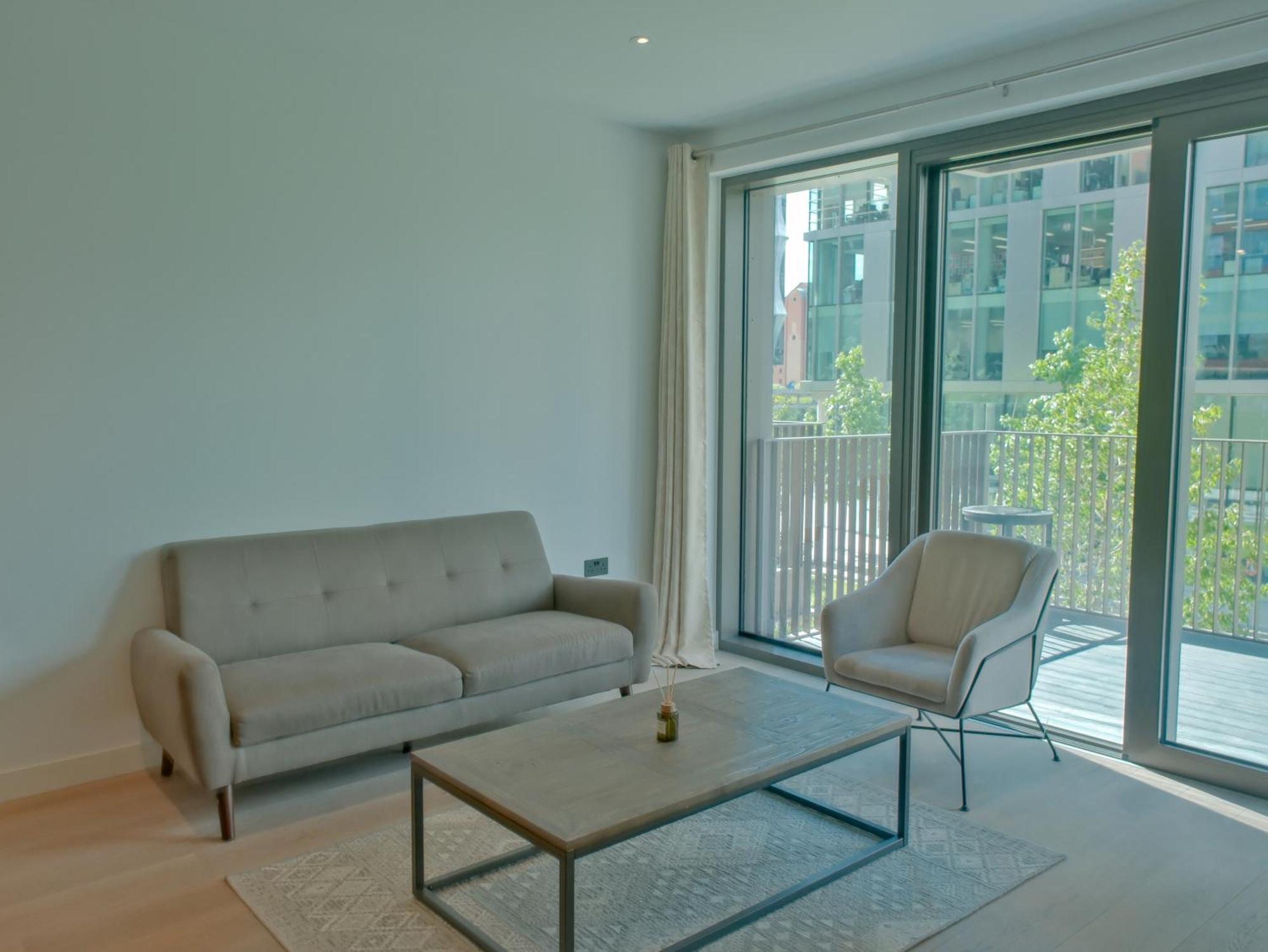 Premier Thames Riverside 2br In Vauxhall Apartment London