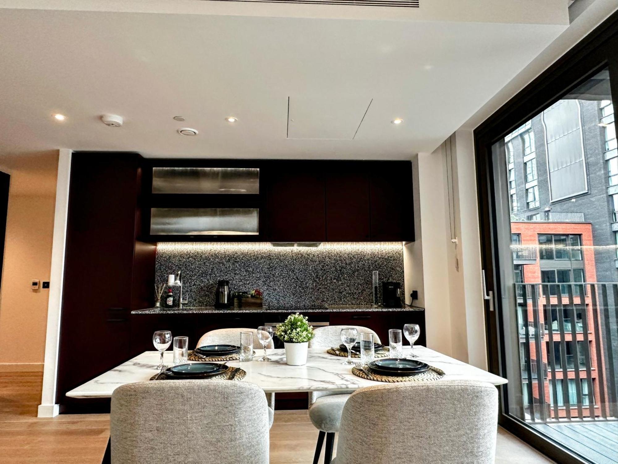 Apartment Premier Thames Riverside 2br In Vauxhall London