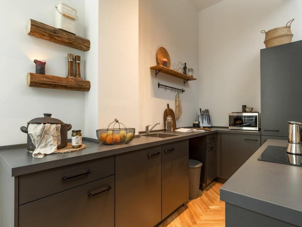 Apartment Raintree Village London