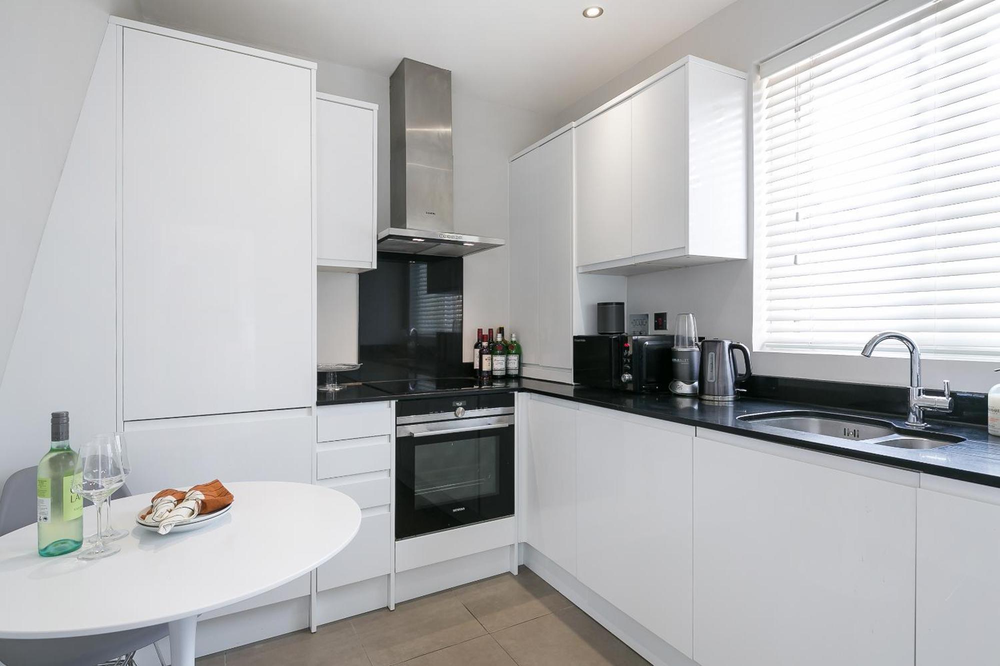 Apartment Beautiful Centrally Located Large Studio *