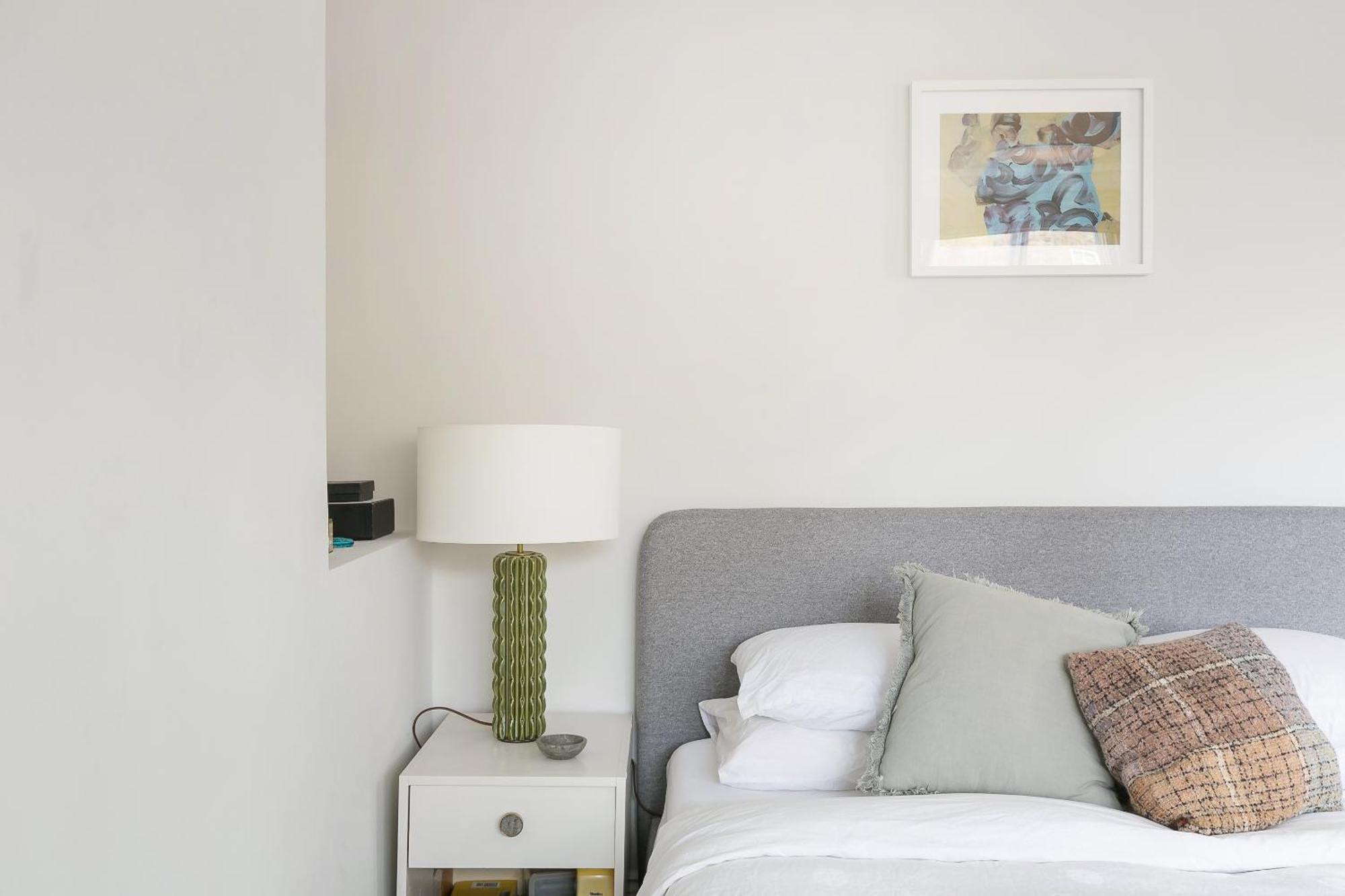 Beautiful Centrally Located Large Studio Apartment
