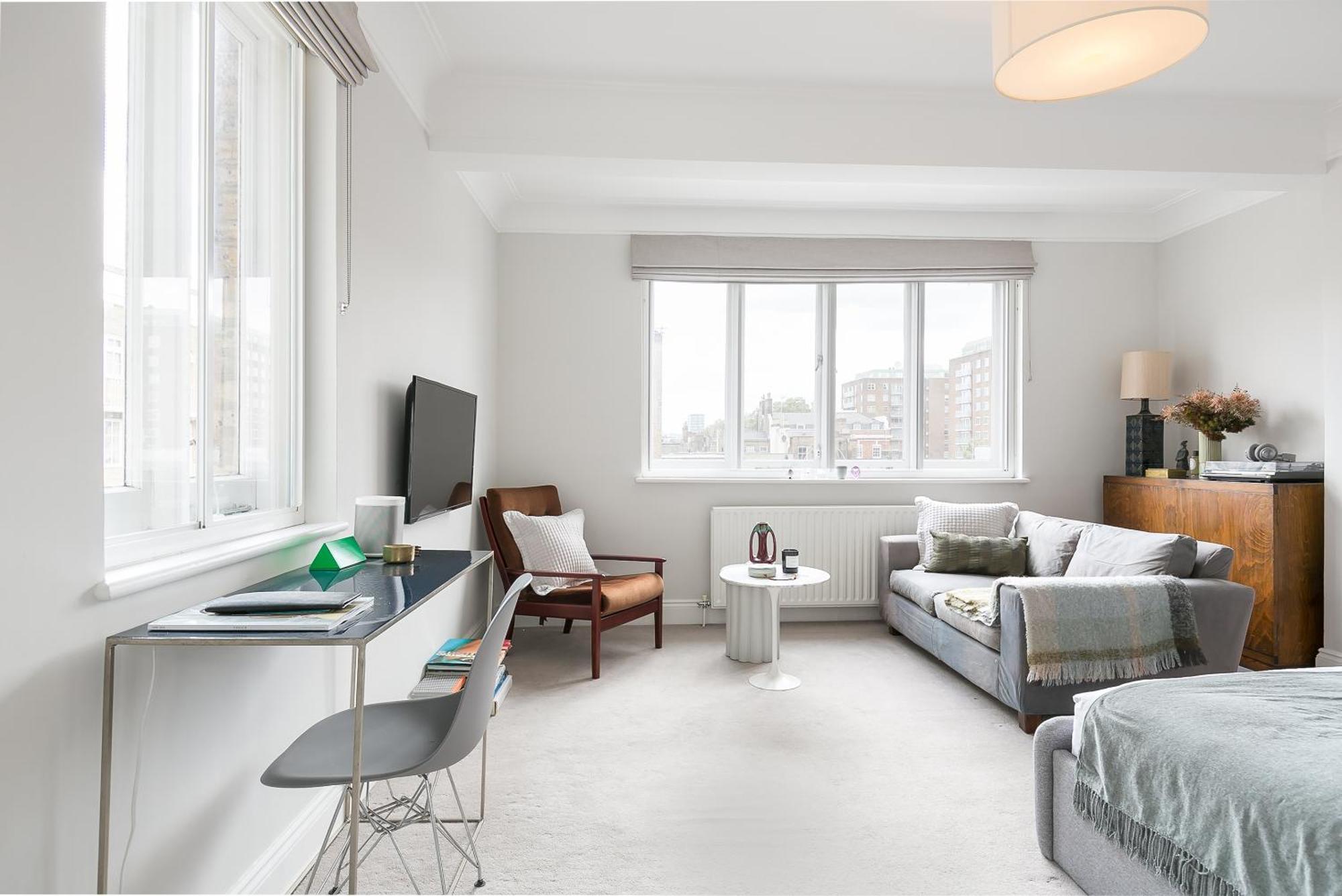 Beautiful Centrally Located Large Studio * London
