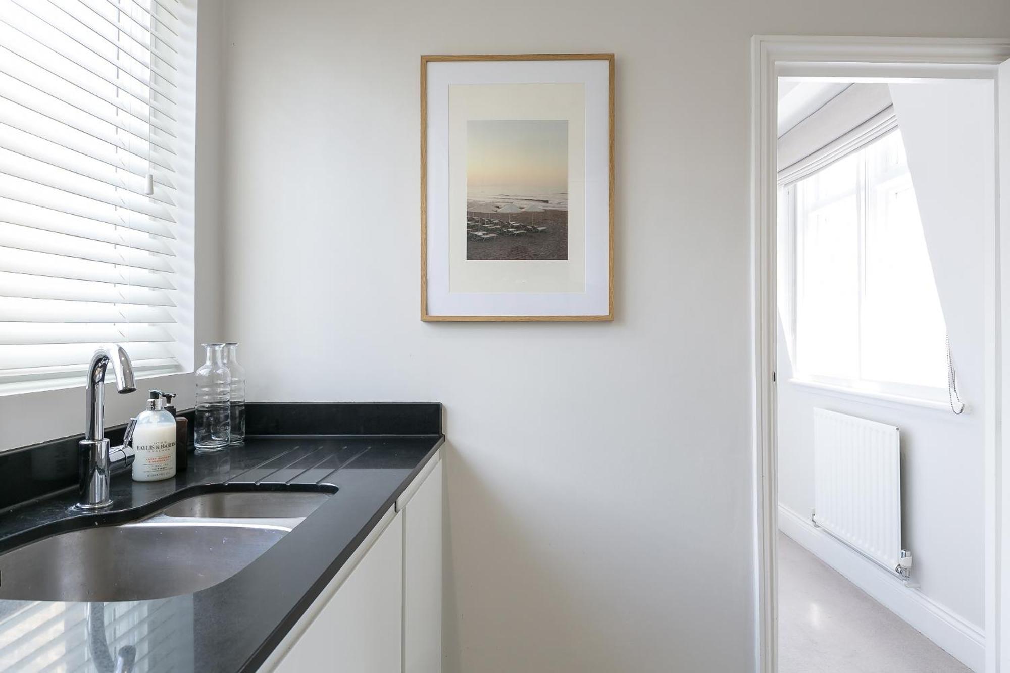 Apartment Beautiful Centrally Located Large Studio London