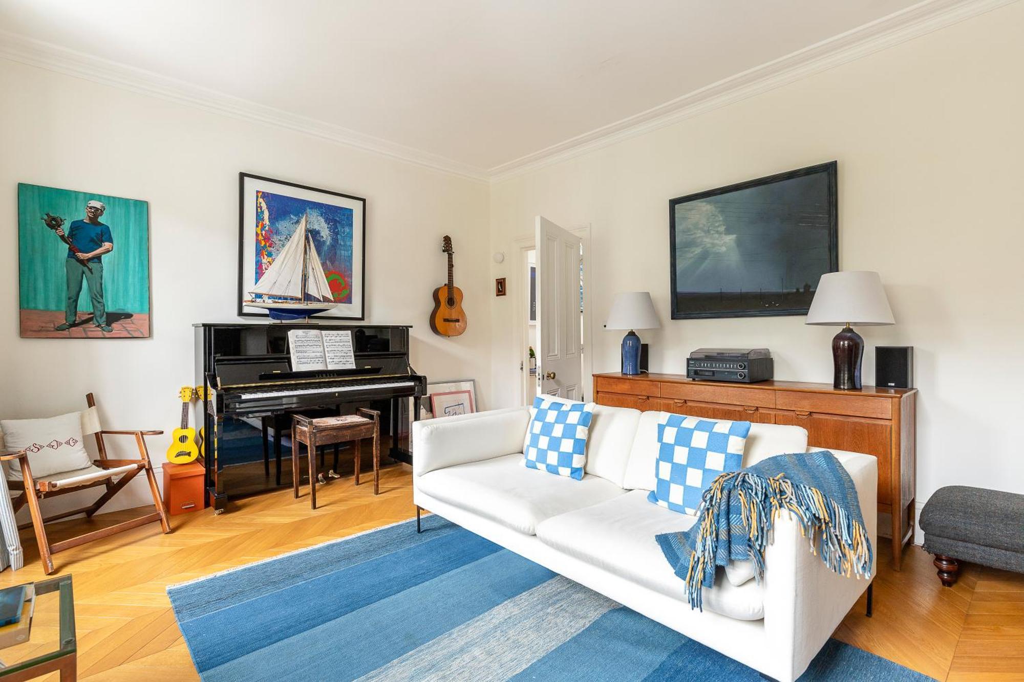Charming Kentish Town Flat London