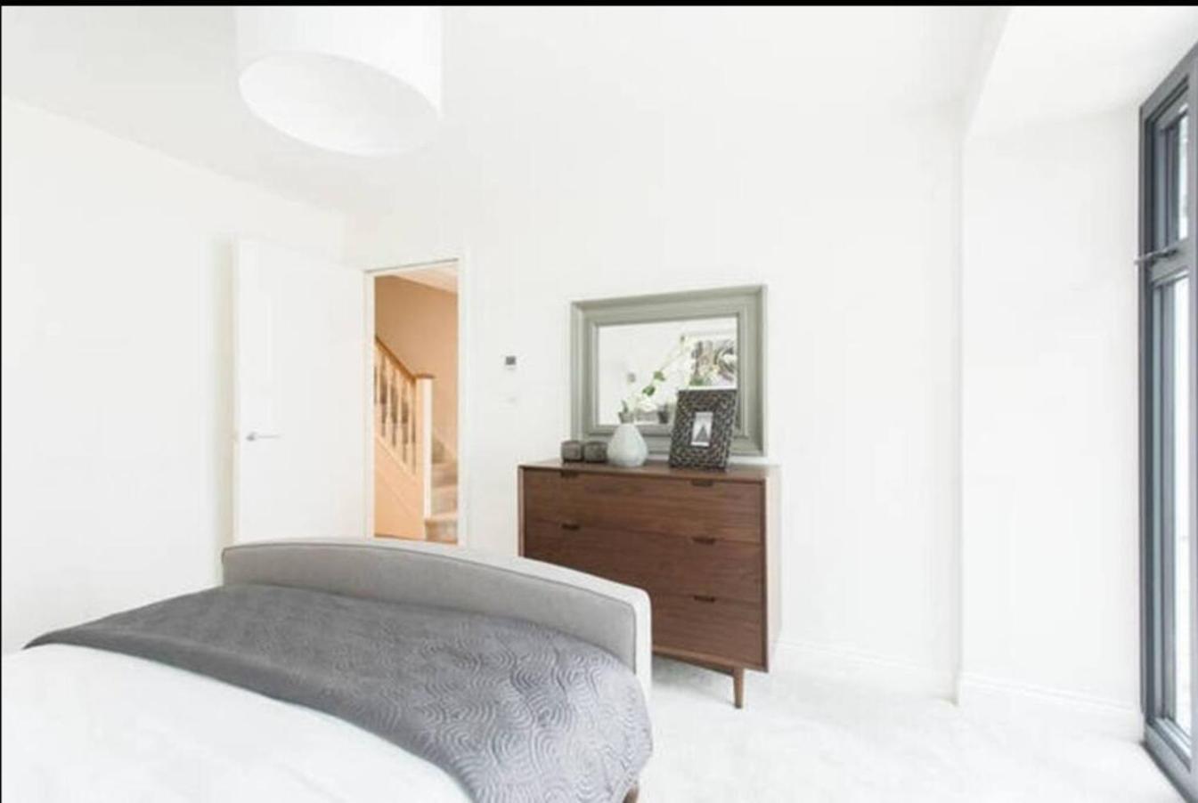Large Three Bed Duplex Camden Holiday home London