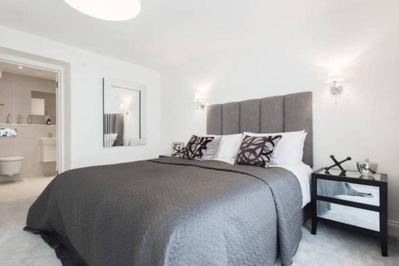 Large Three Bed Duplex Camden Holiday home *