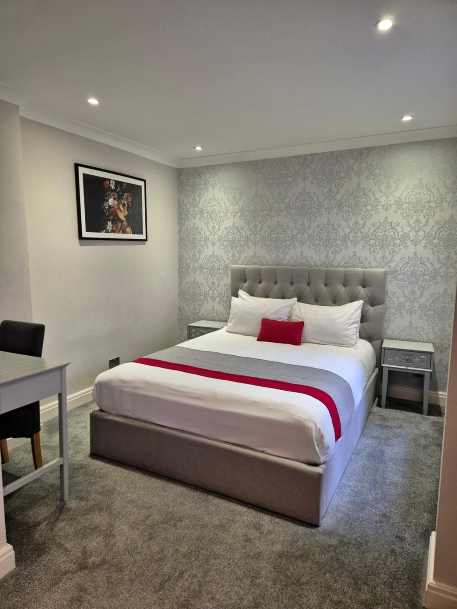 The Beverley - Victoria London