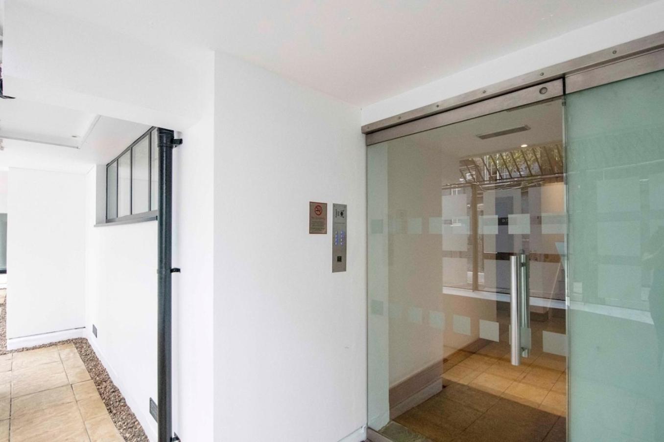 Modern 2 Bedroom In Soho Casa de férias Londres