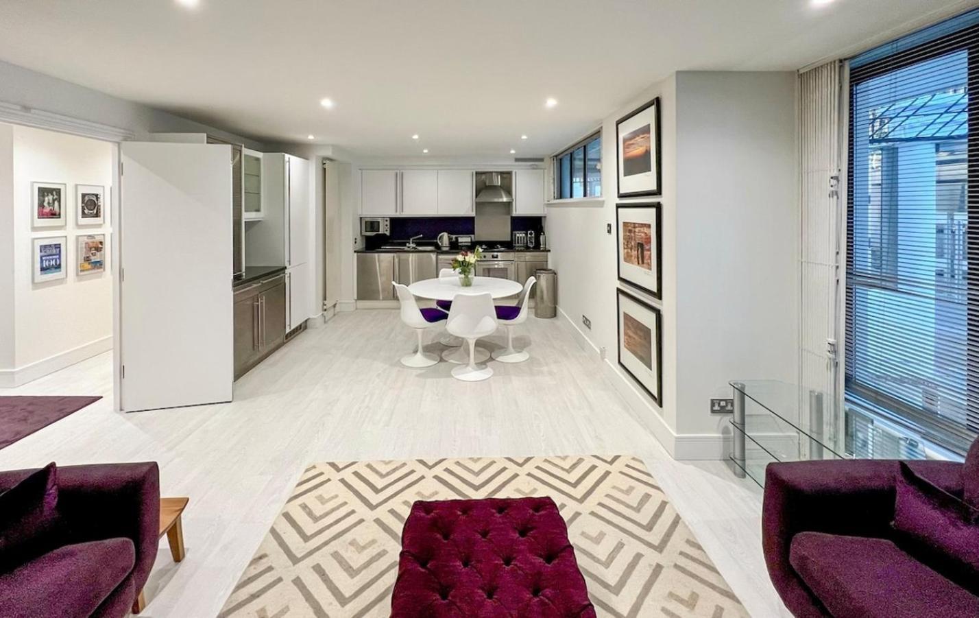 Modern 2 Bedroom In Soho Casa de férias Londres