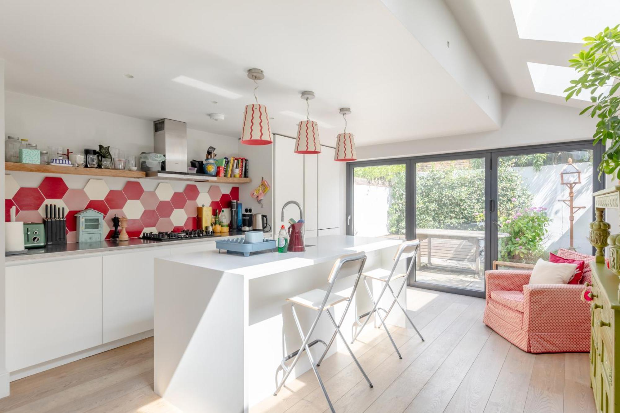 Stylish And Spacious 2 Bedroom House In Brixton Apartment *
