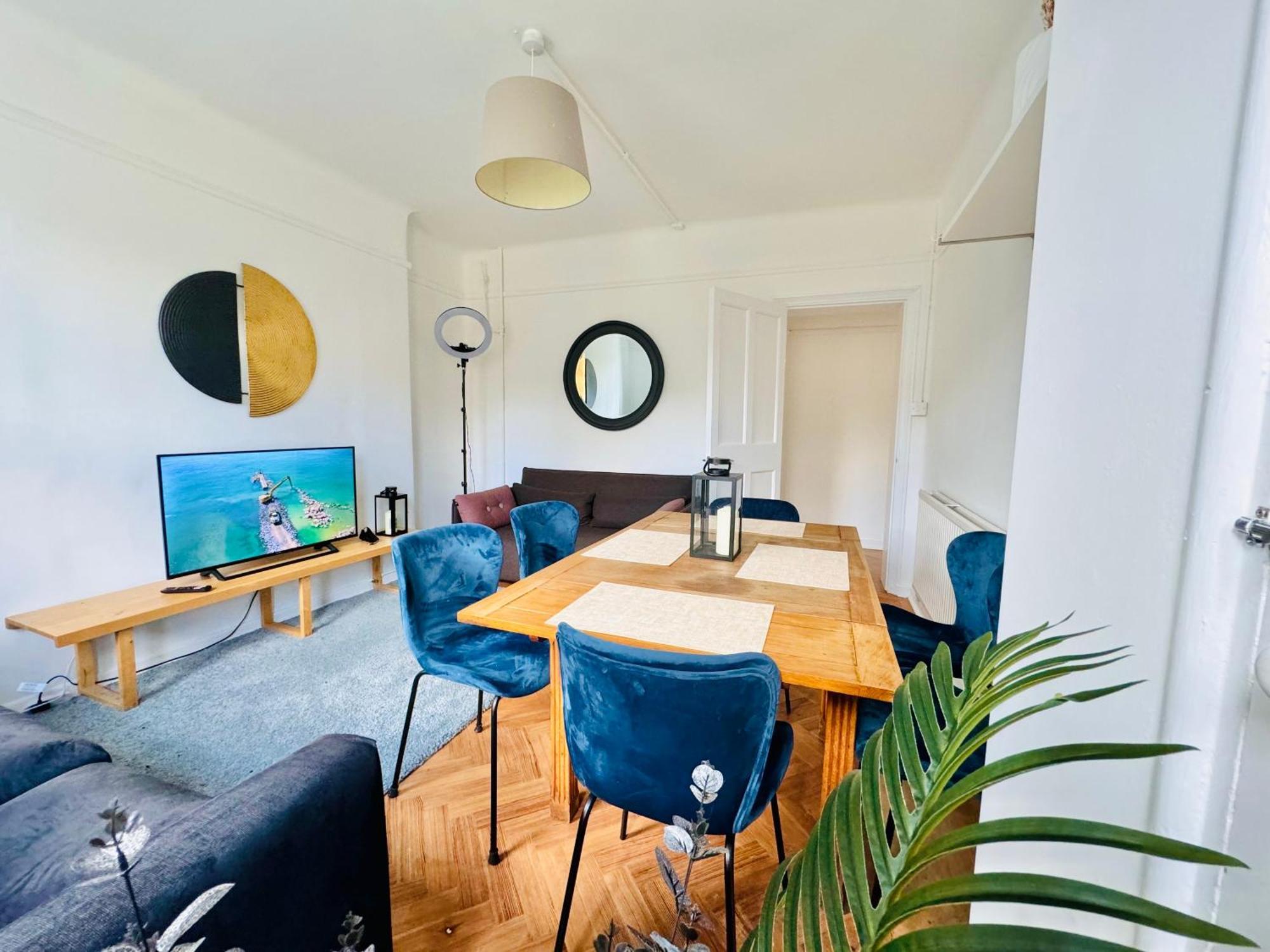 Beautiful 3bed In Apartment *