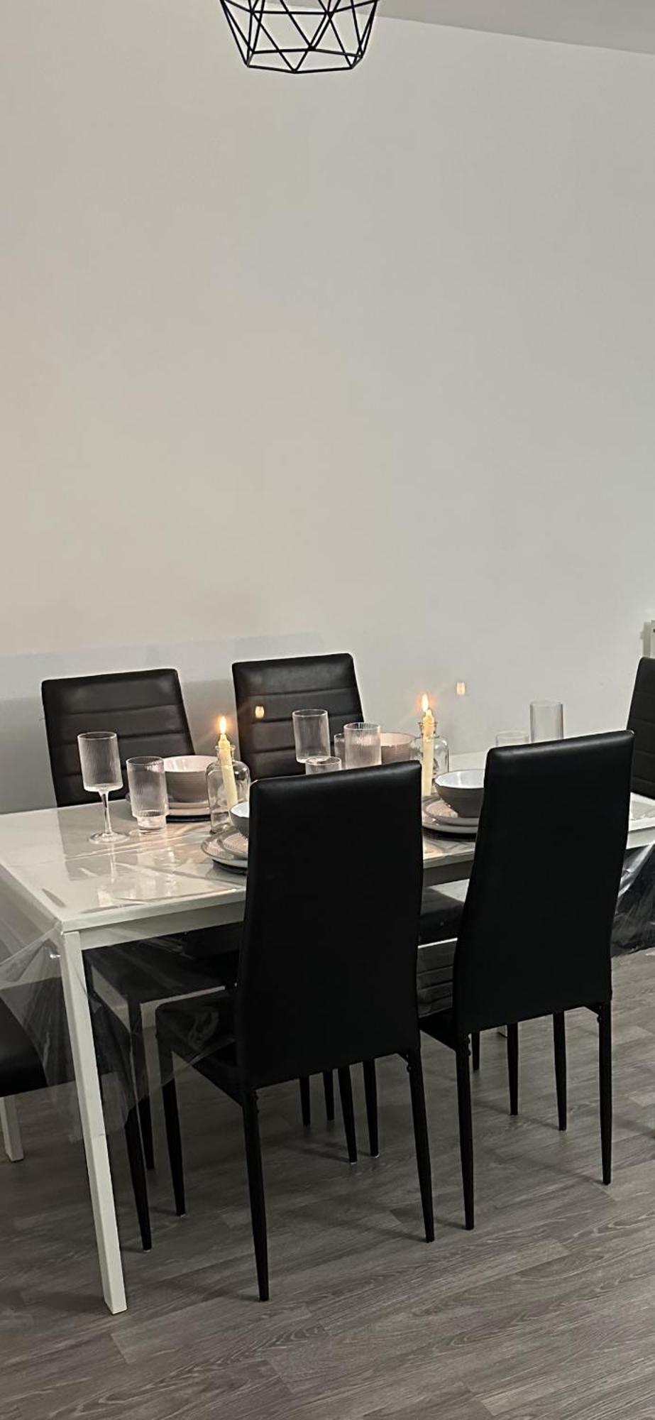 Apartment ˈpesfəl *