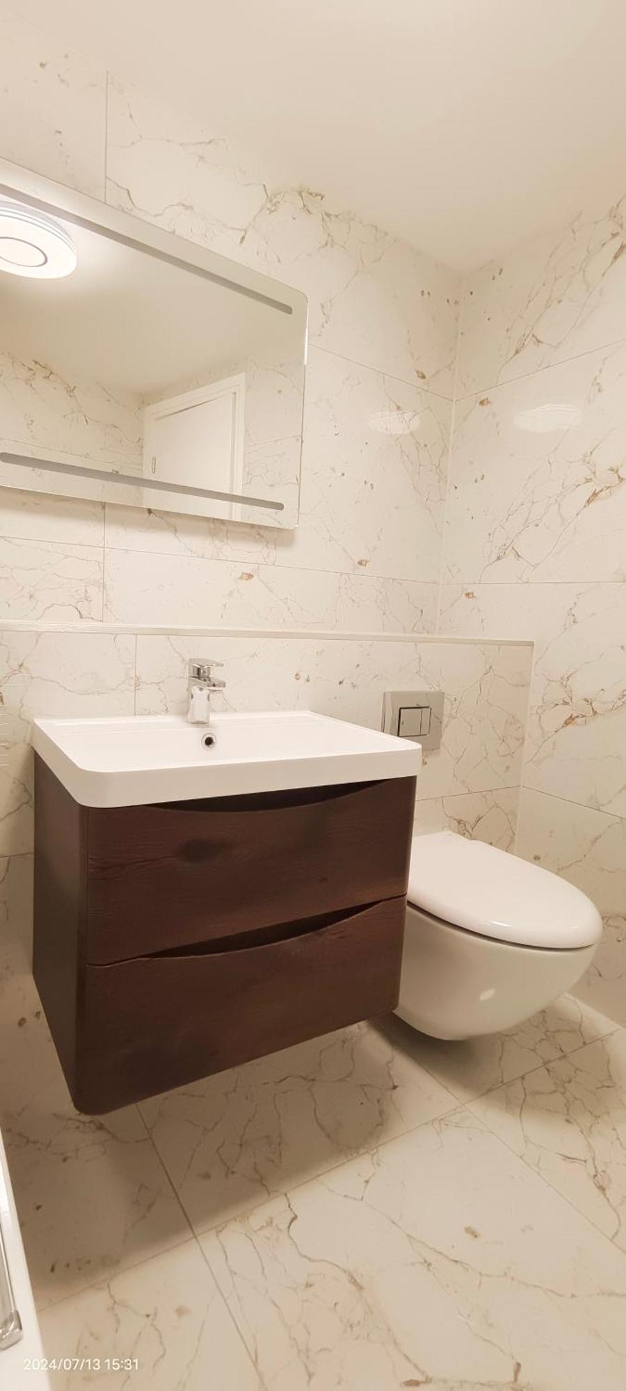 Crystal In Hammersmith Apartment *