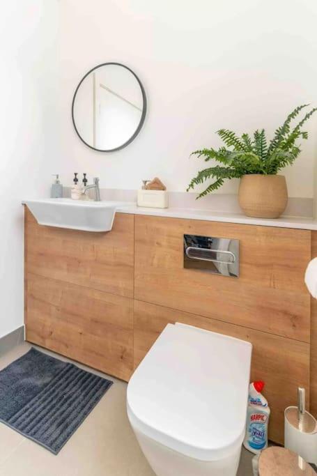 Gorgeous & Cosy Gem - King Beds Apartamento Londres