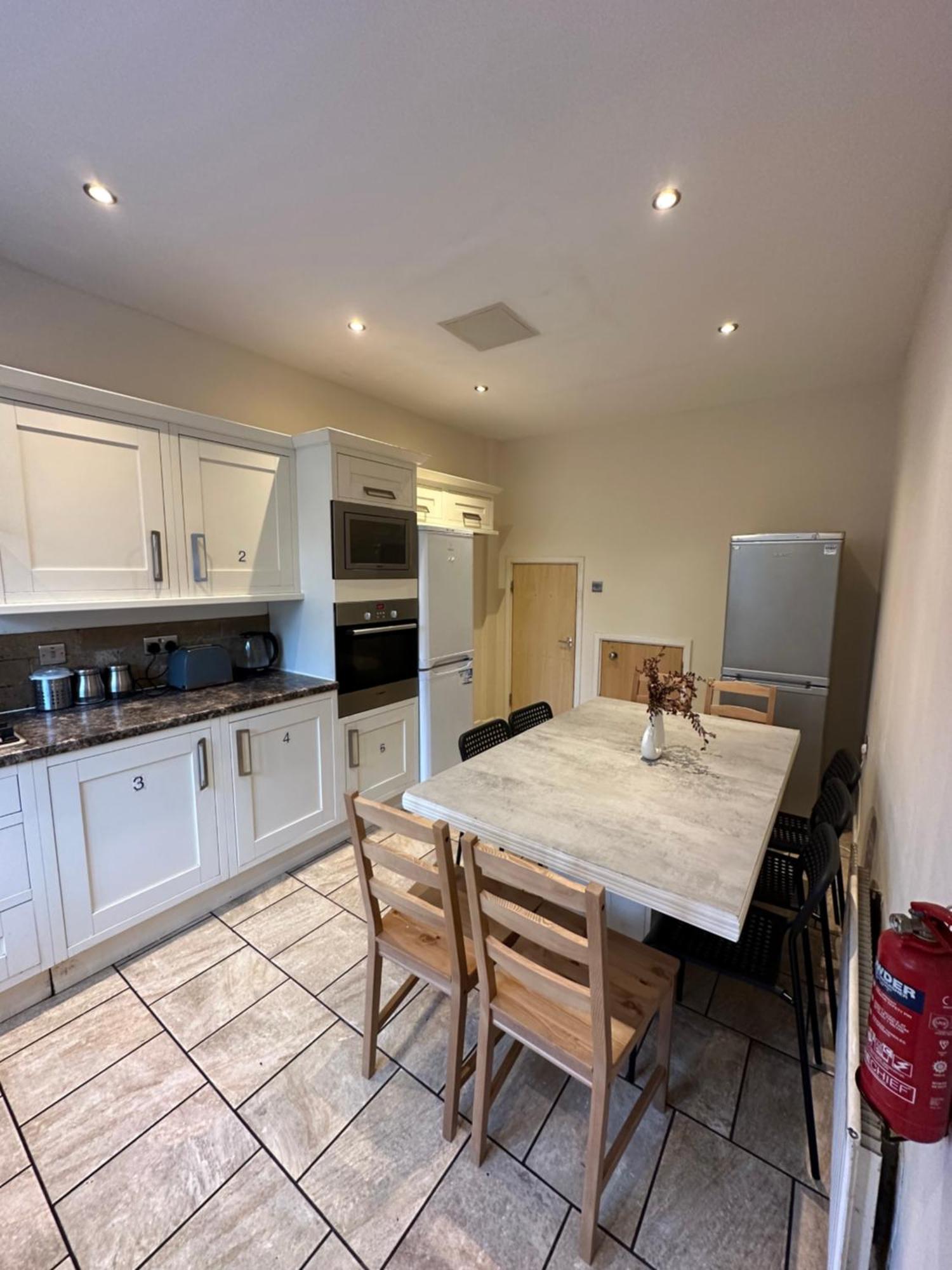 Homestay Luxury In Central London!6 Bedroom With 2 Bath & Separate Wc!