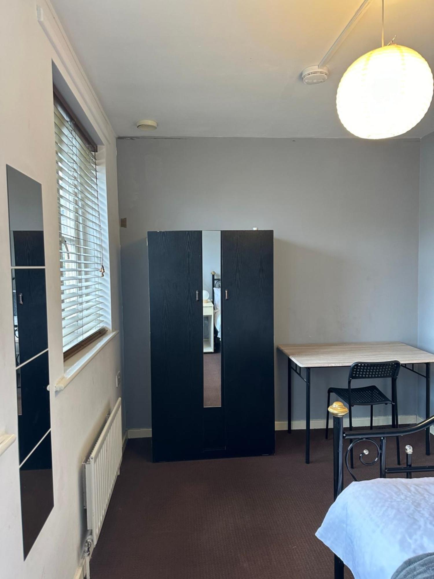 Homestay Luxury In Central London!6 Bedroom With 2 Bath & Separate Wc!