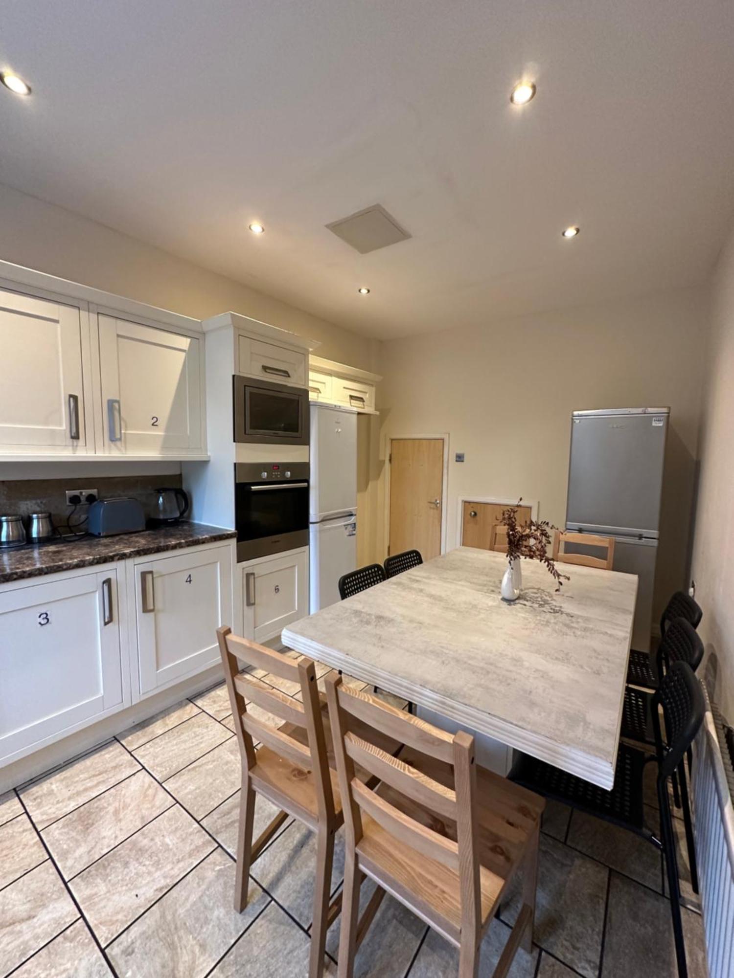 Homestay Luxury In Central London!6 Bedroom With 2 Bath & Separate Wc! *