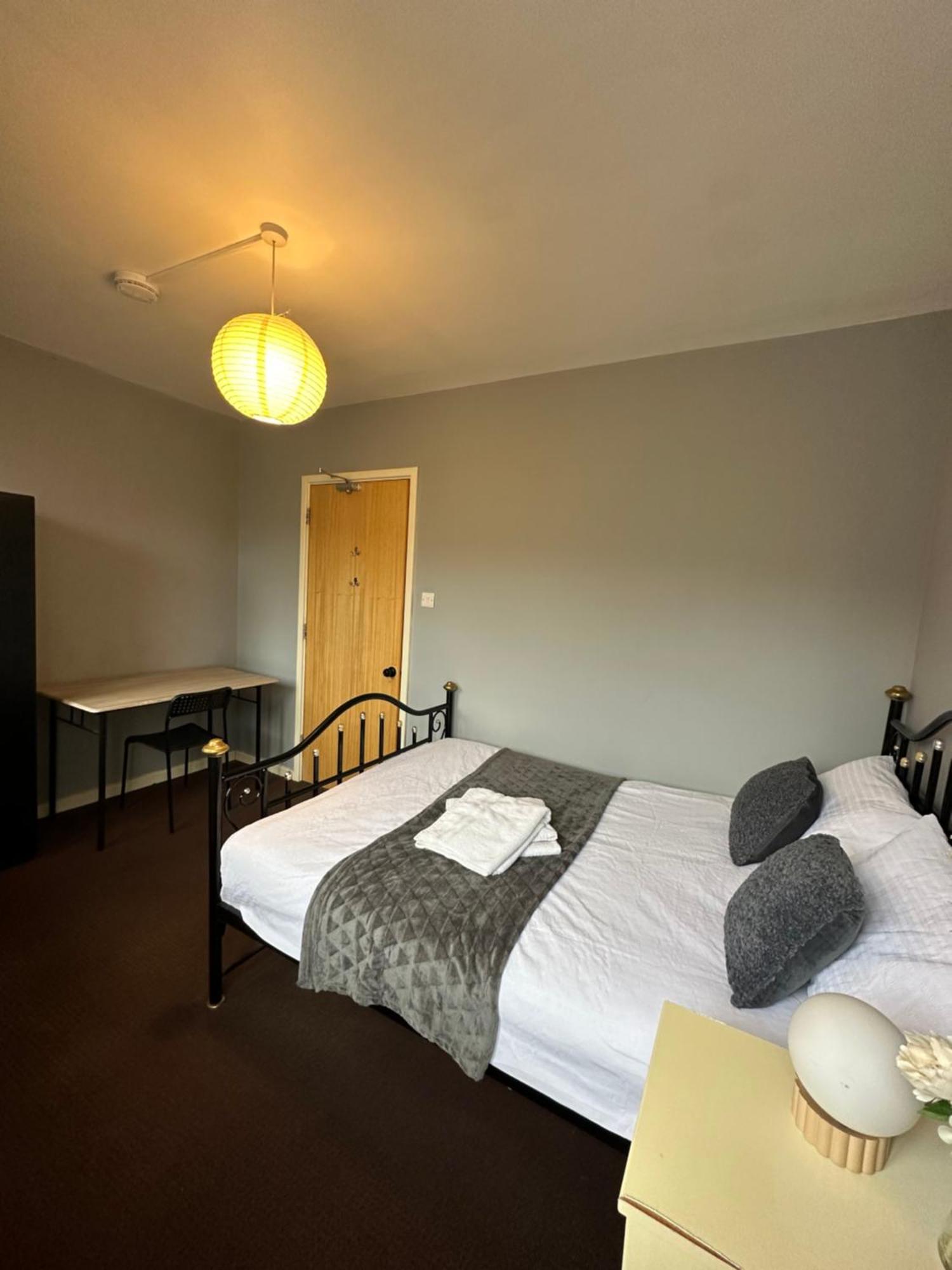 Luxury In Central London!6 Bedroom With 2 Bath & Separate Wc! * London