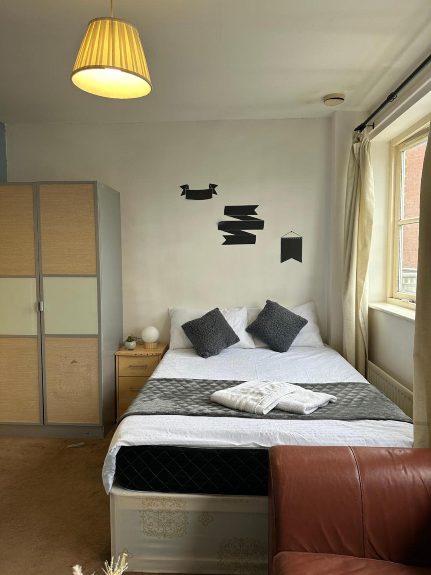 Homestay Luxury In Central London!6 Bedroom With 2 Bath & Separate Wc! *