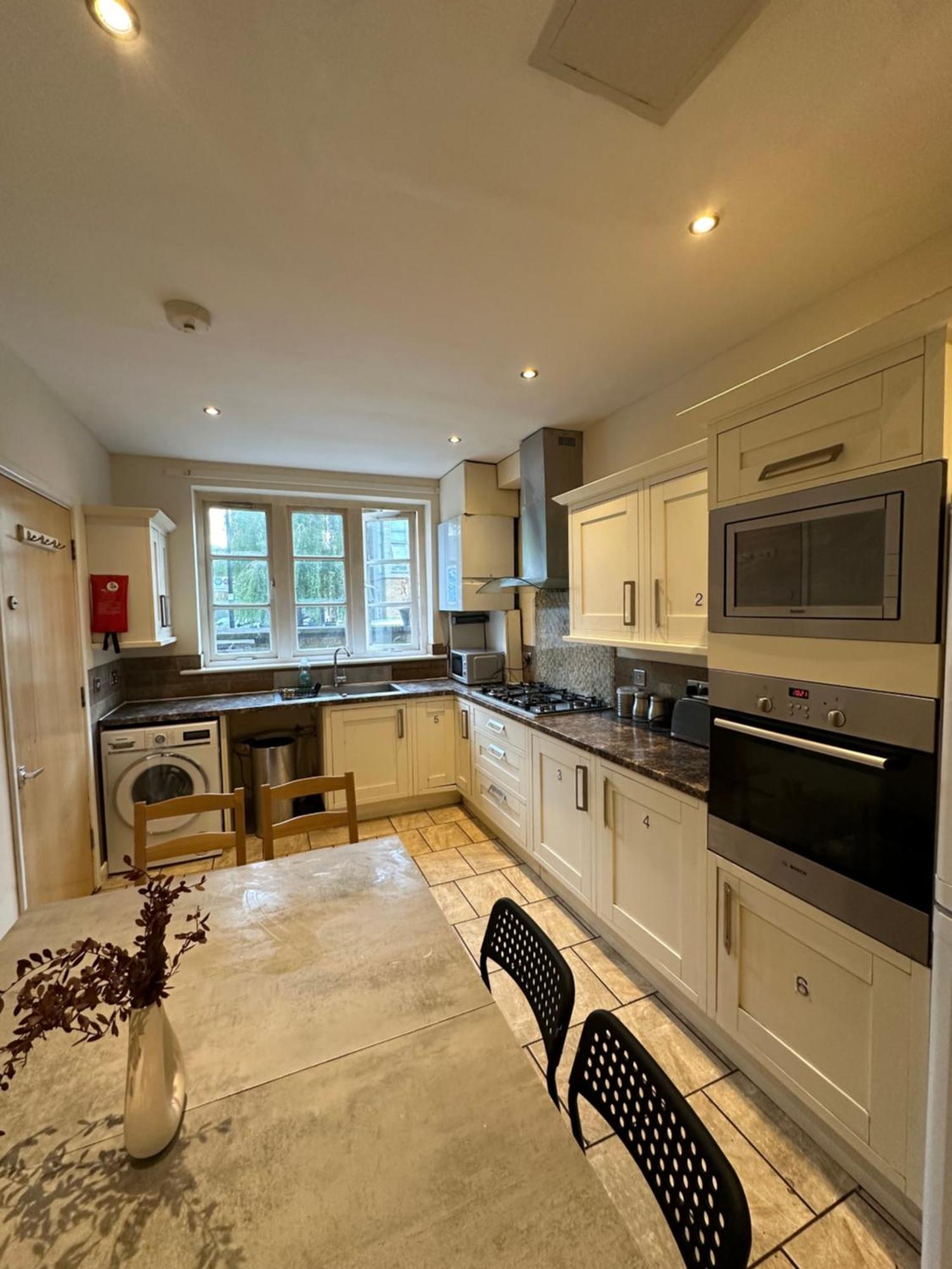 Homestay Luxury In Central London!6 Bedroom With 2 Bath & Separate Wc!