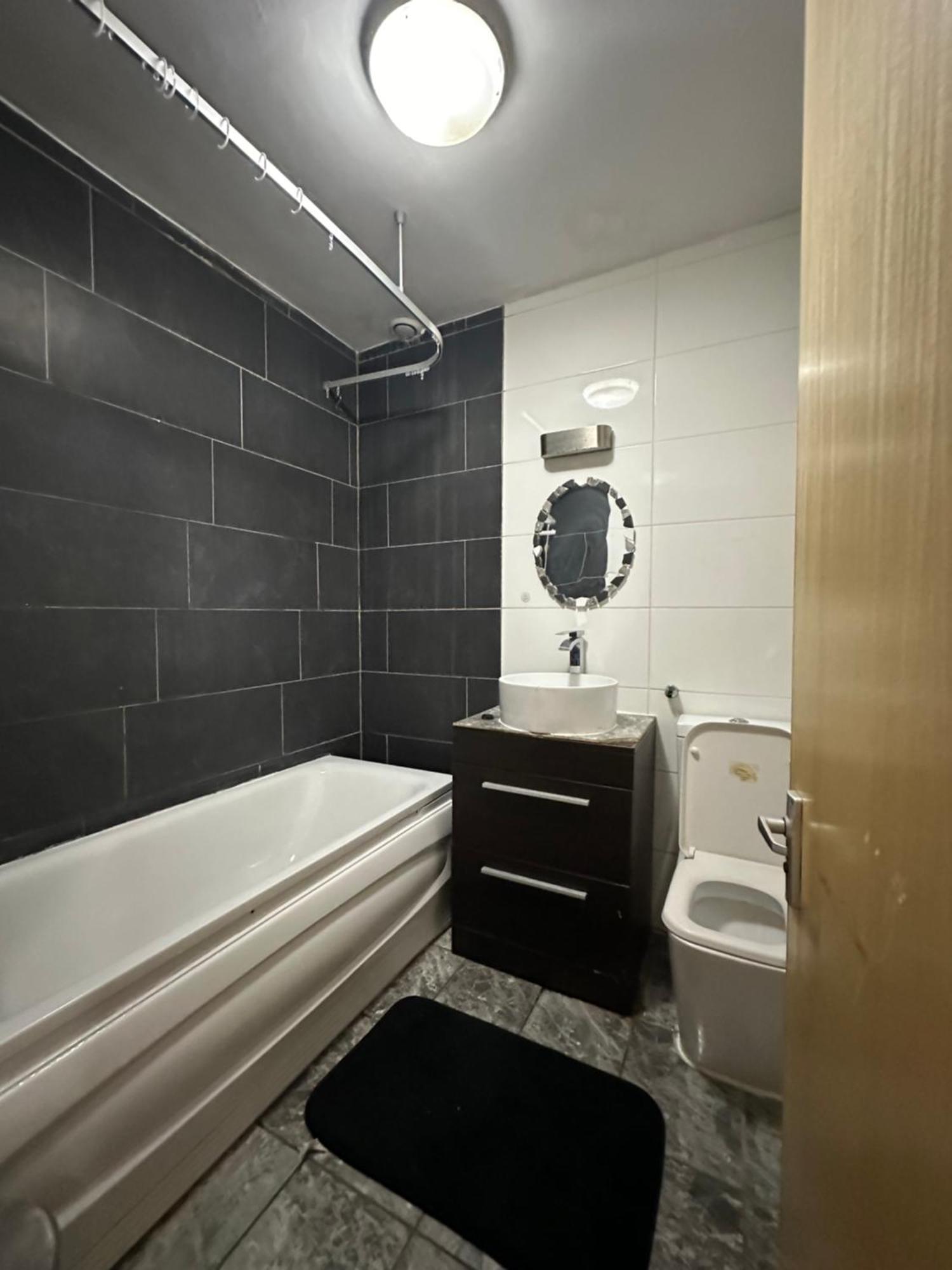 Luxury In Central London!6 Bedroom With 2 Bath & Separate Wc! * London