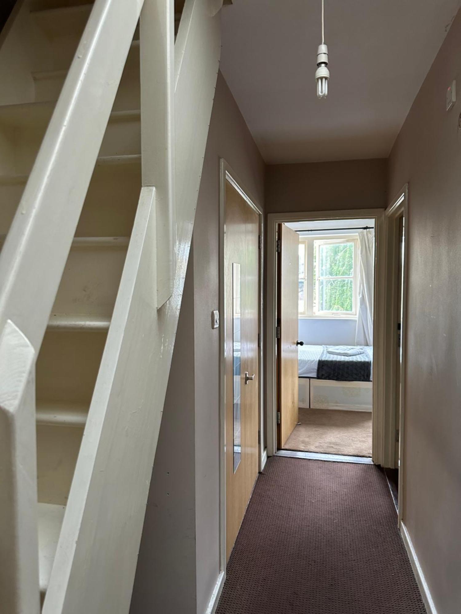 Luxury In Central London!6 Bedroom With 2 Bath & Separate Wc! Homestay