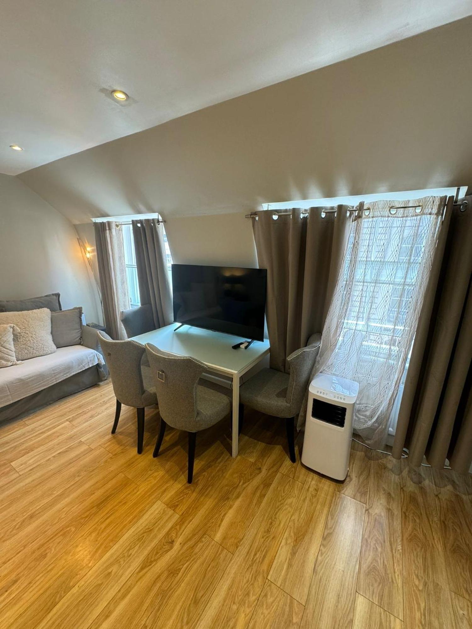 Apartment Sleep 8 In The Heart Of Hy4