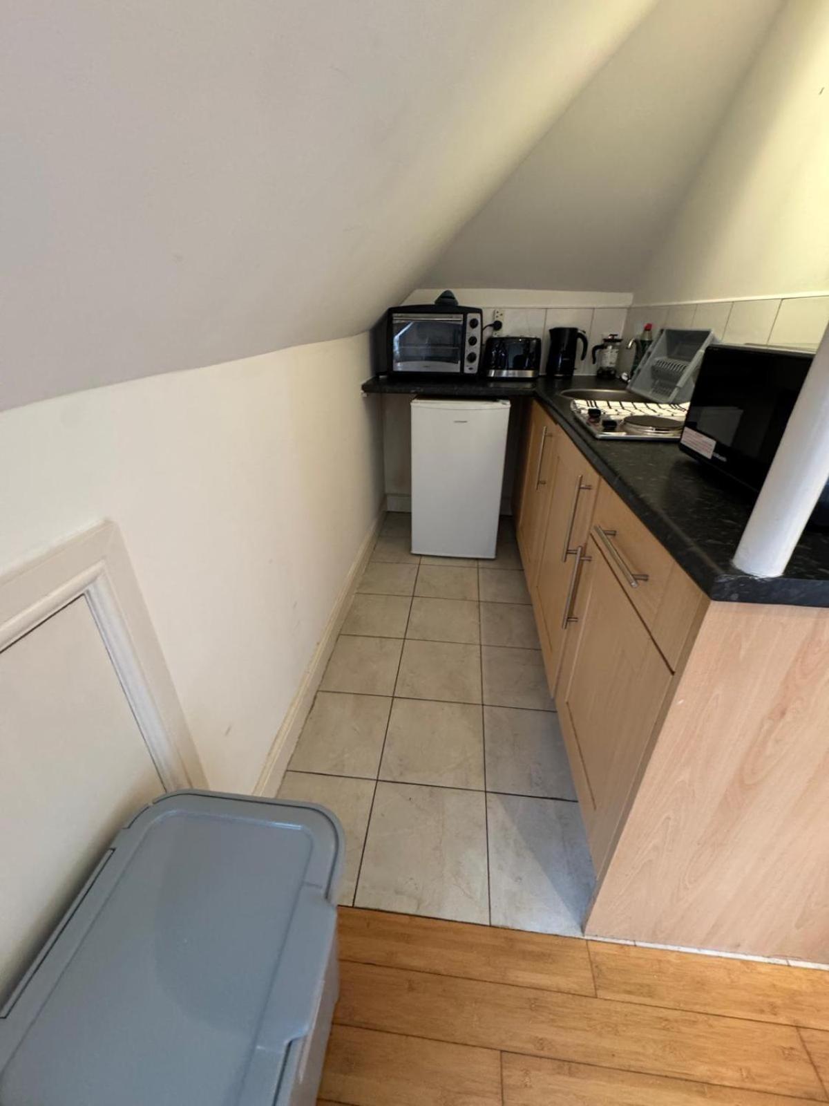 Apartment Flat F In Oxford Road *