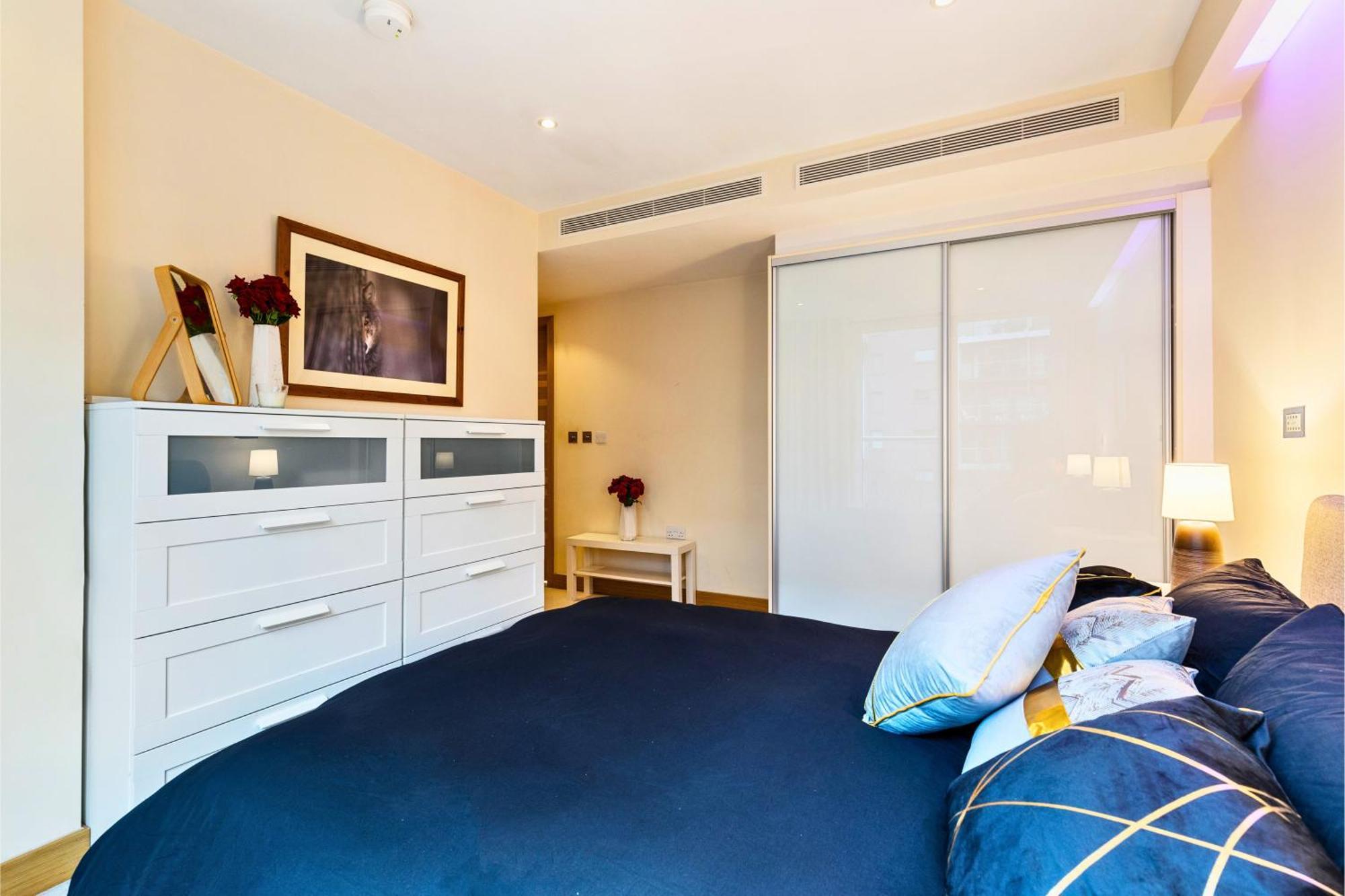 Chelsea Bridge 2bed 2bath Balcony Fast Wifi - Luxurylondonstays Apartment London