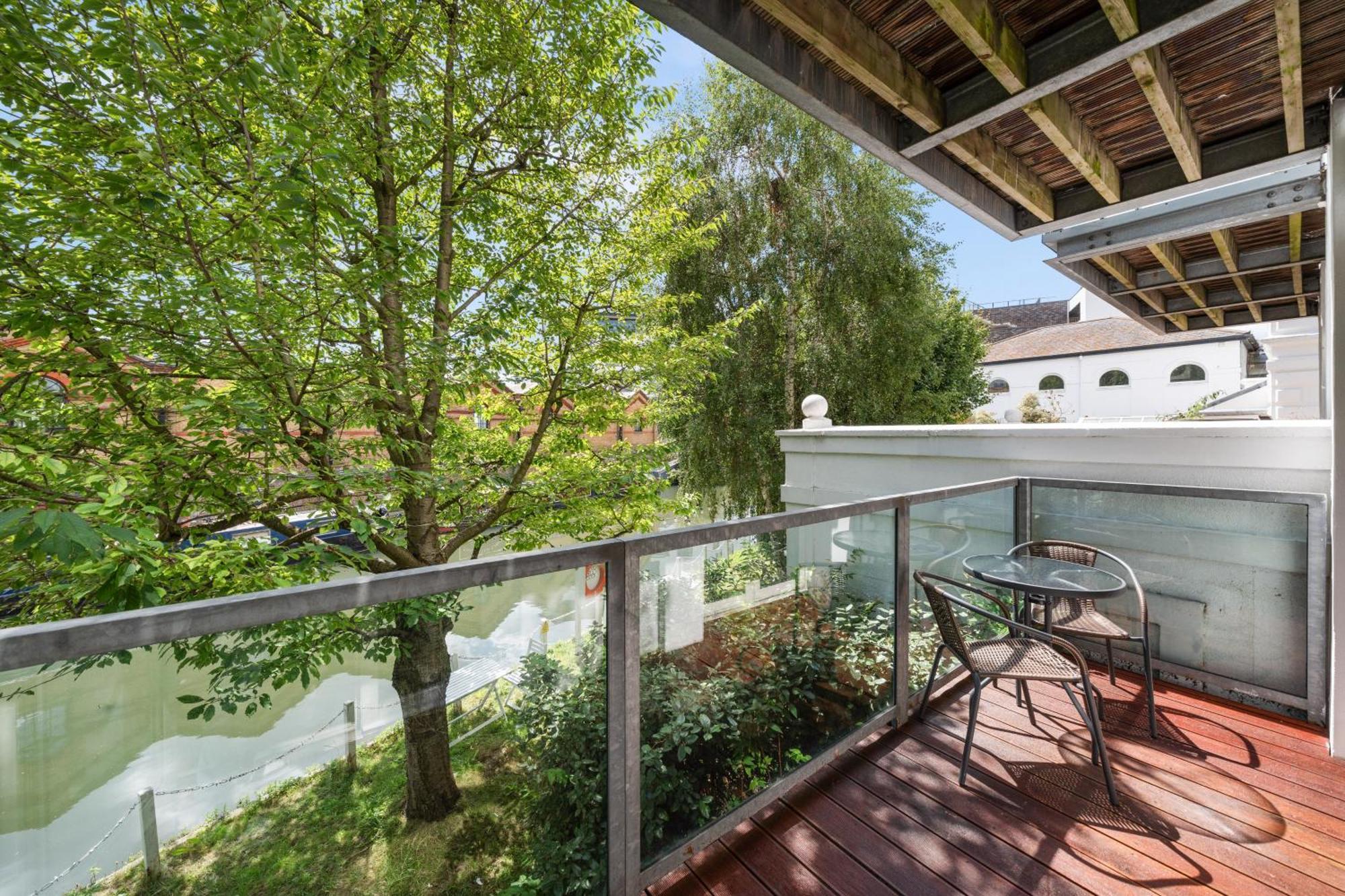 Portobello Dock - 1st Floor Canal View Apartment *
