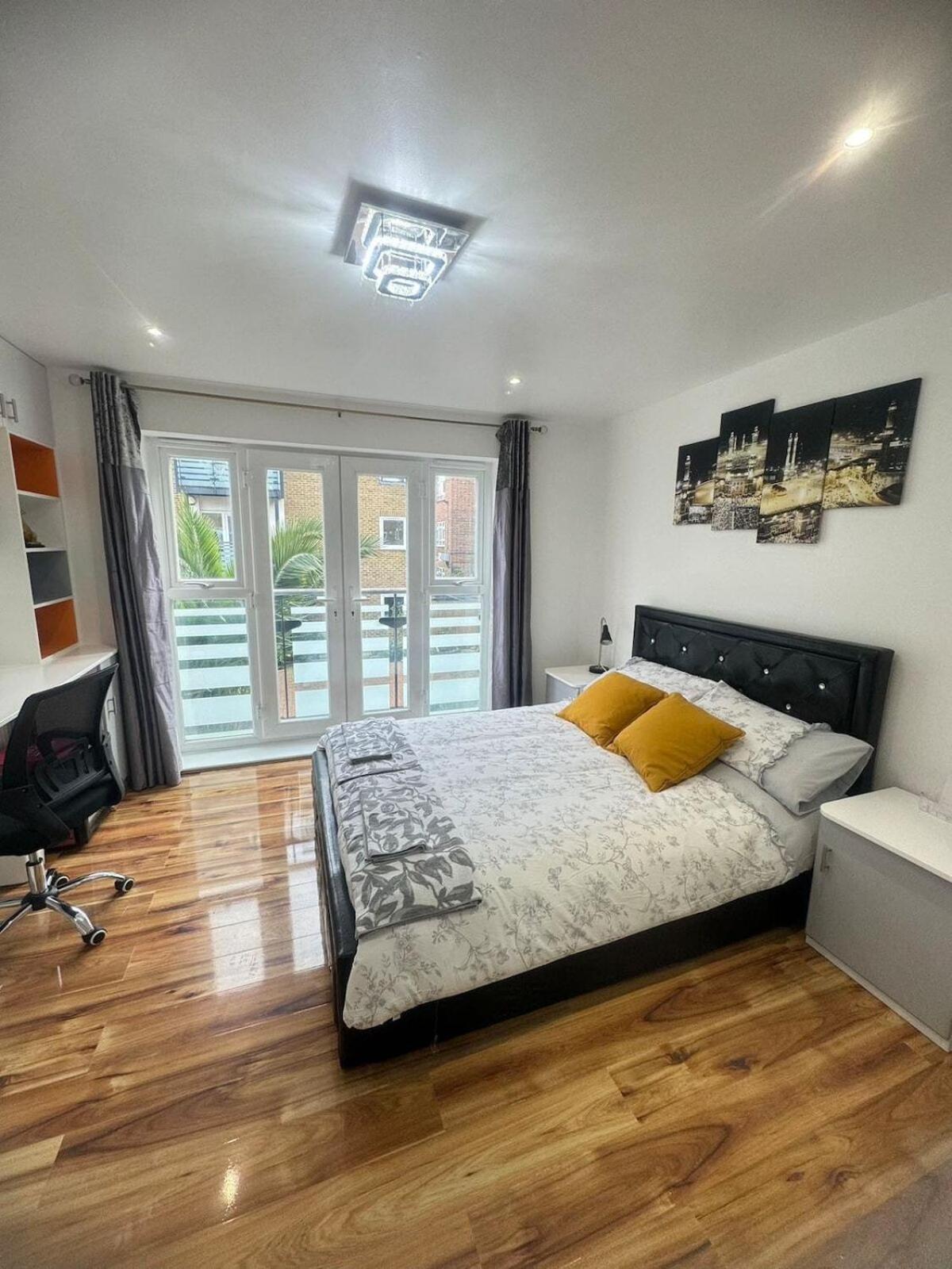 Guest house Tina London