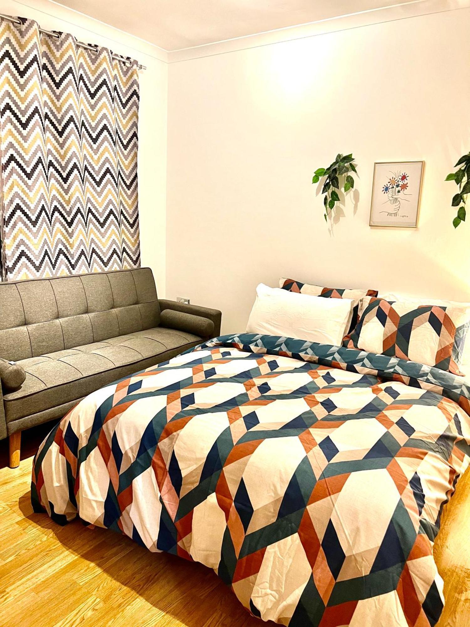 Spacious Double Near The City Homestay