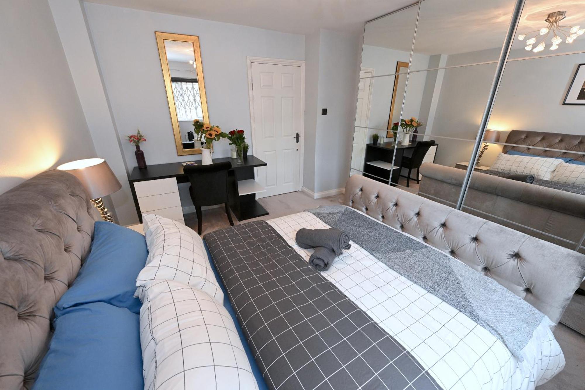 3 Bedroom House In Euston, Patio & Bbq Ferienhaus *