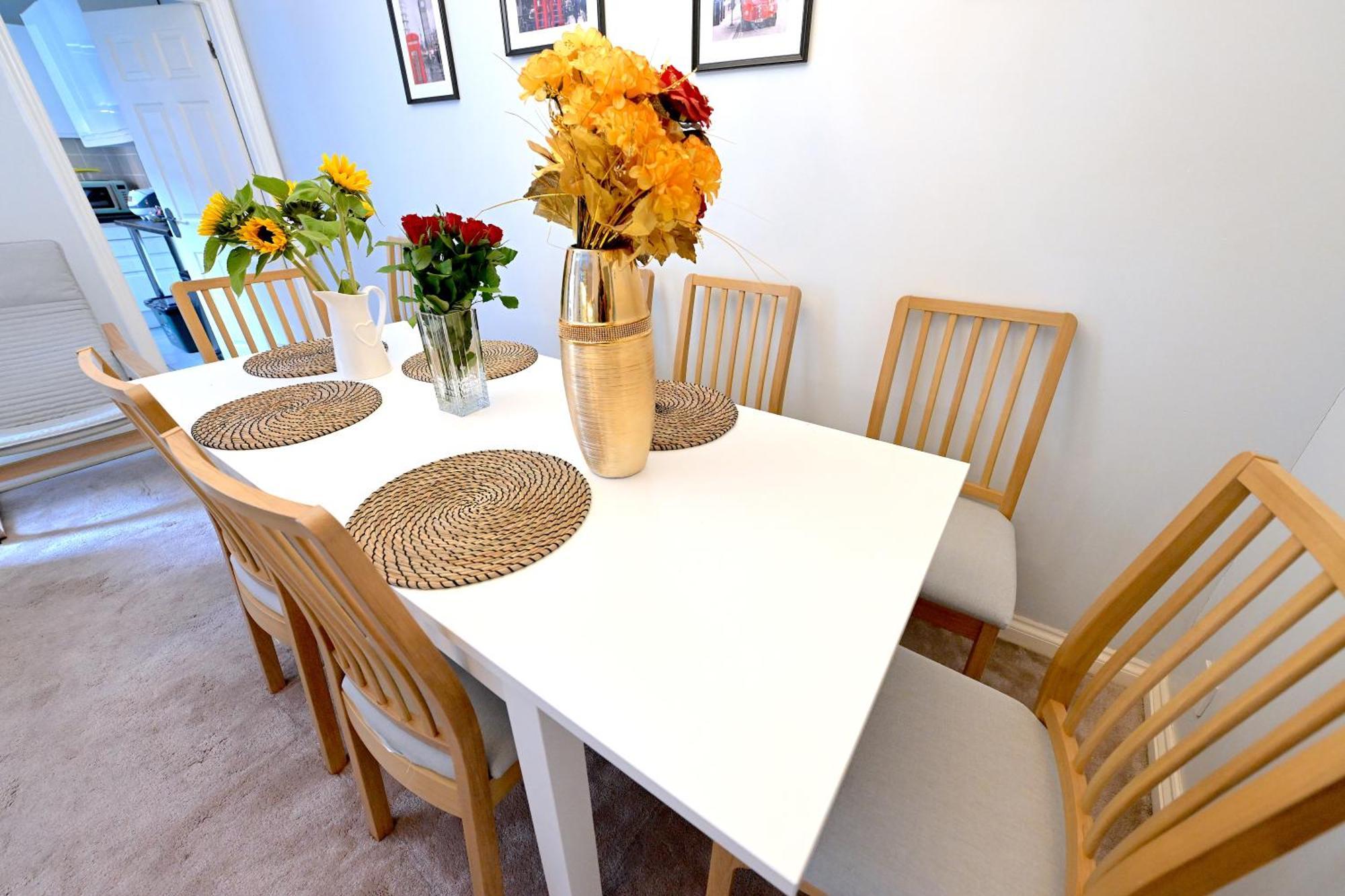 3 Bedroom House In Euston, Patio & Bbq Ferienhaus *