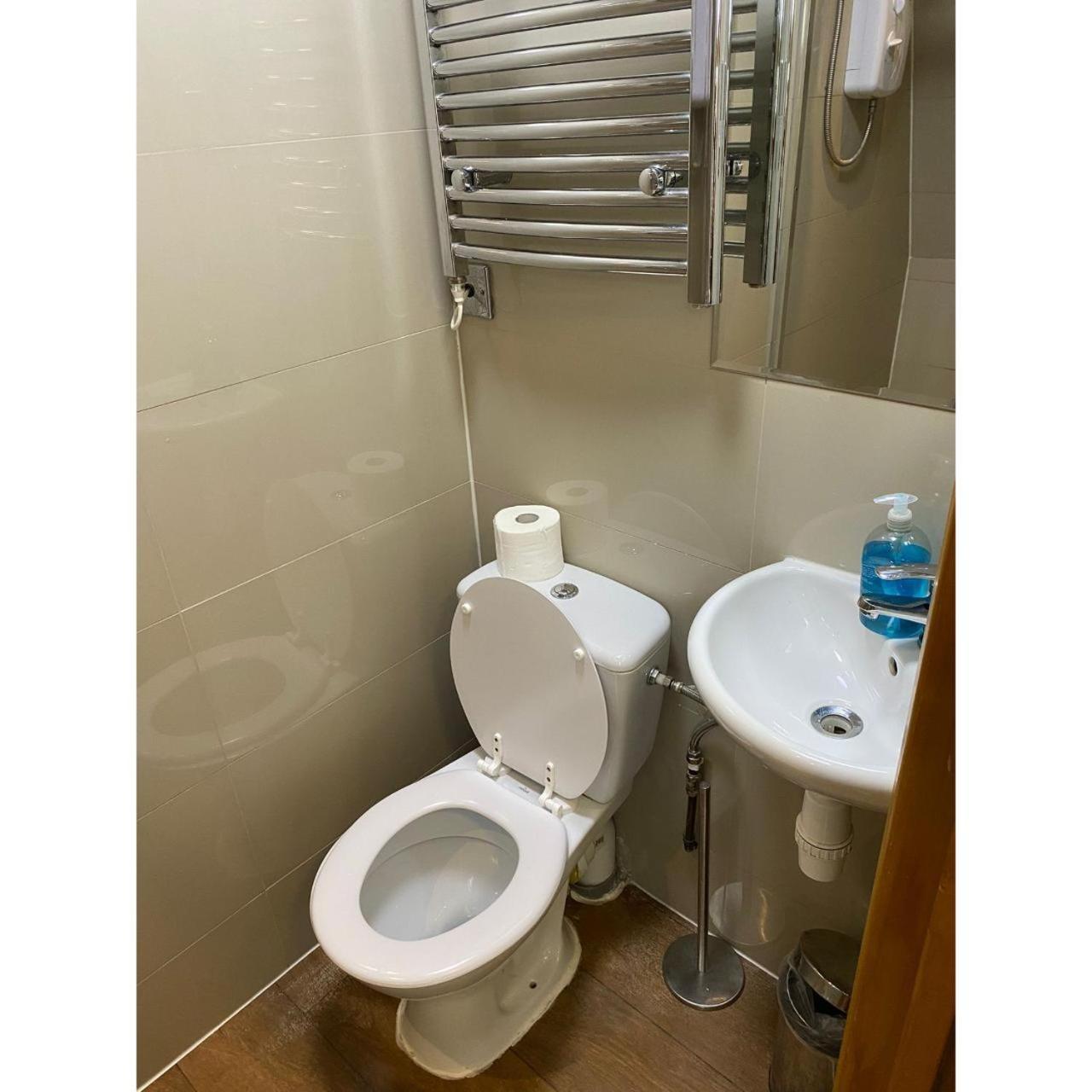 F405-comfy For 1 Near Hyde Park Apartment *