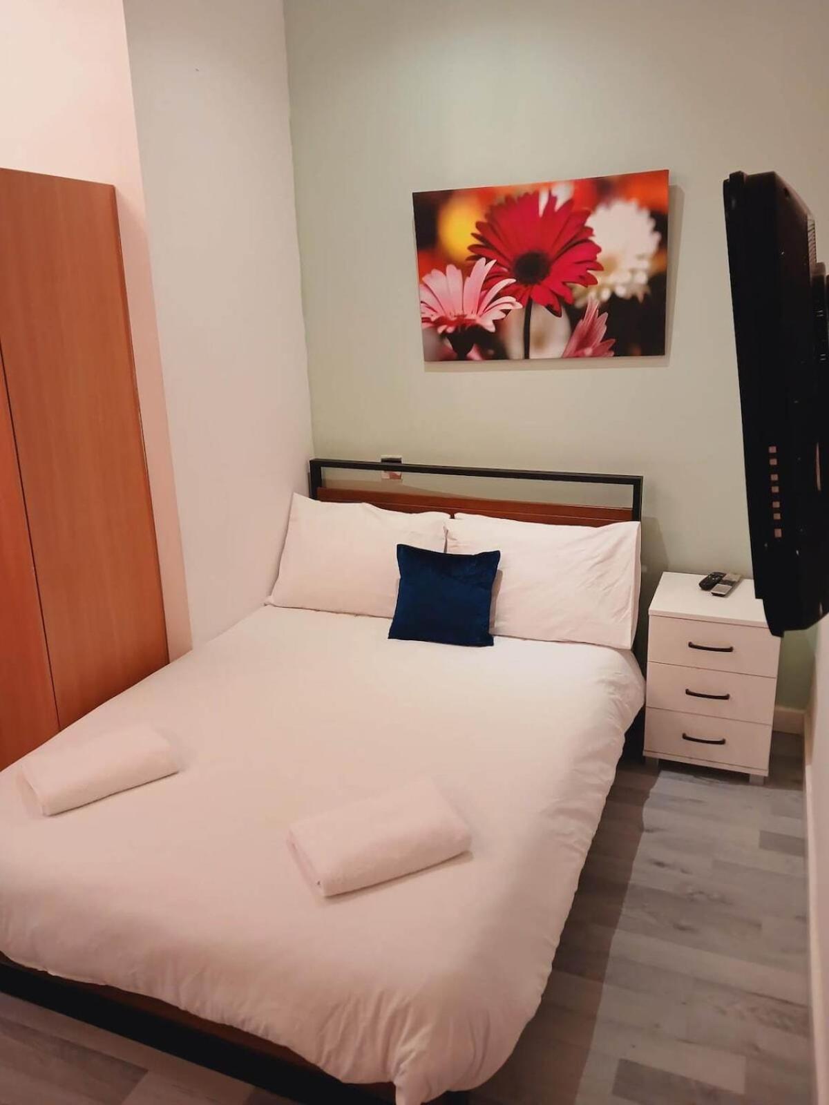 F202-cosy 2nd Flr Flat Fits 3 Near Hyde Park