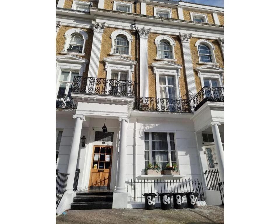 F202-cosy 2nd Flr Flat Fits 3 Near Hyde Park Apartment London