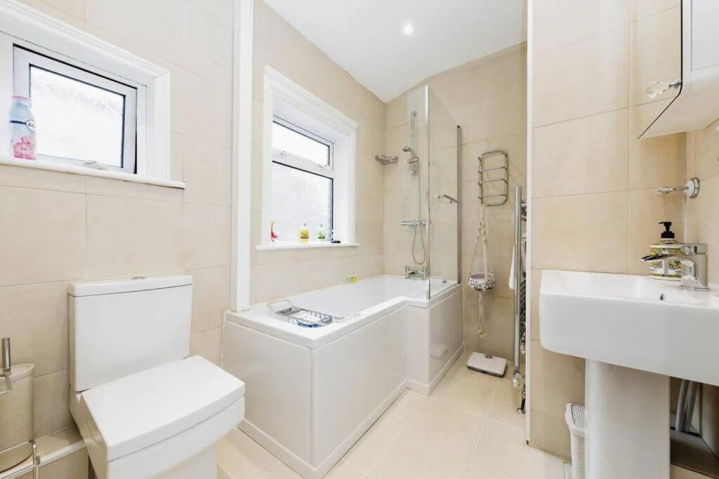 Holiday home Your Chic 3br Comfort And Style In *