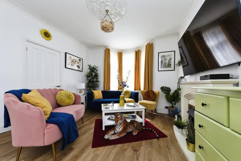 Holiday home Your Chic 3br Comfort And Style In London