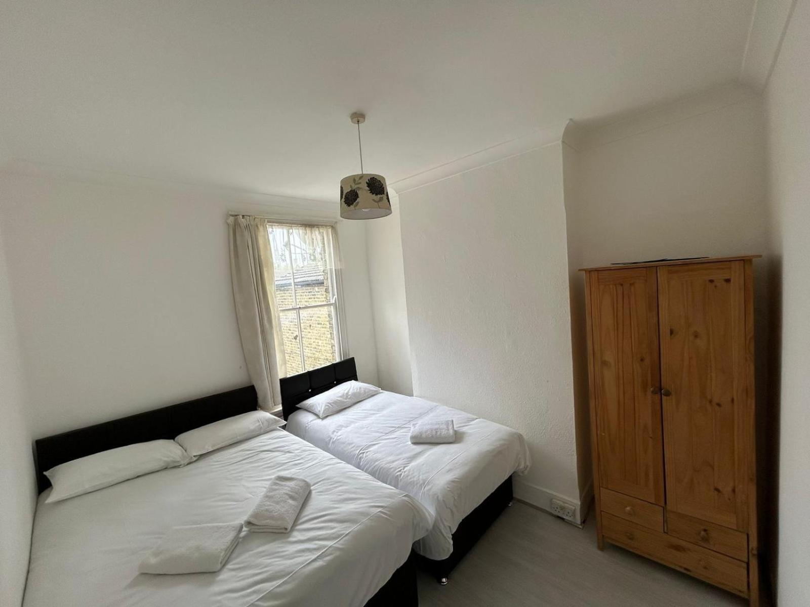 East 2 Bedroom Flat * London
