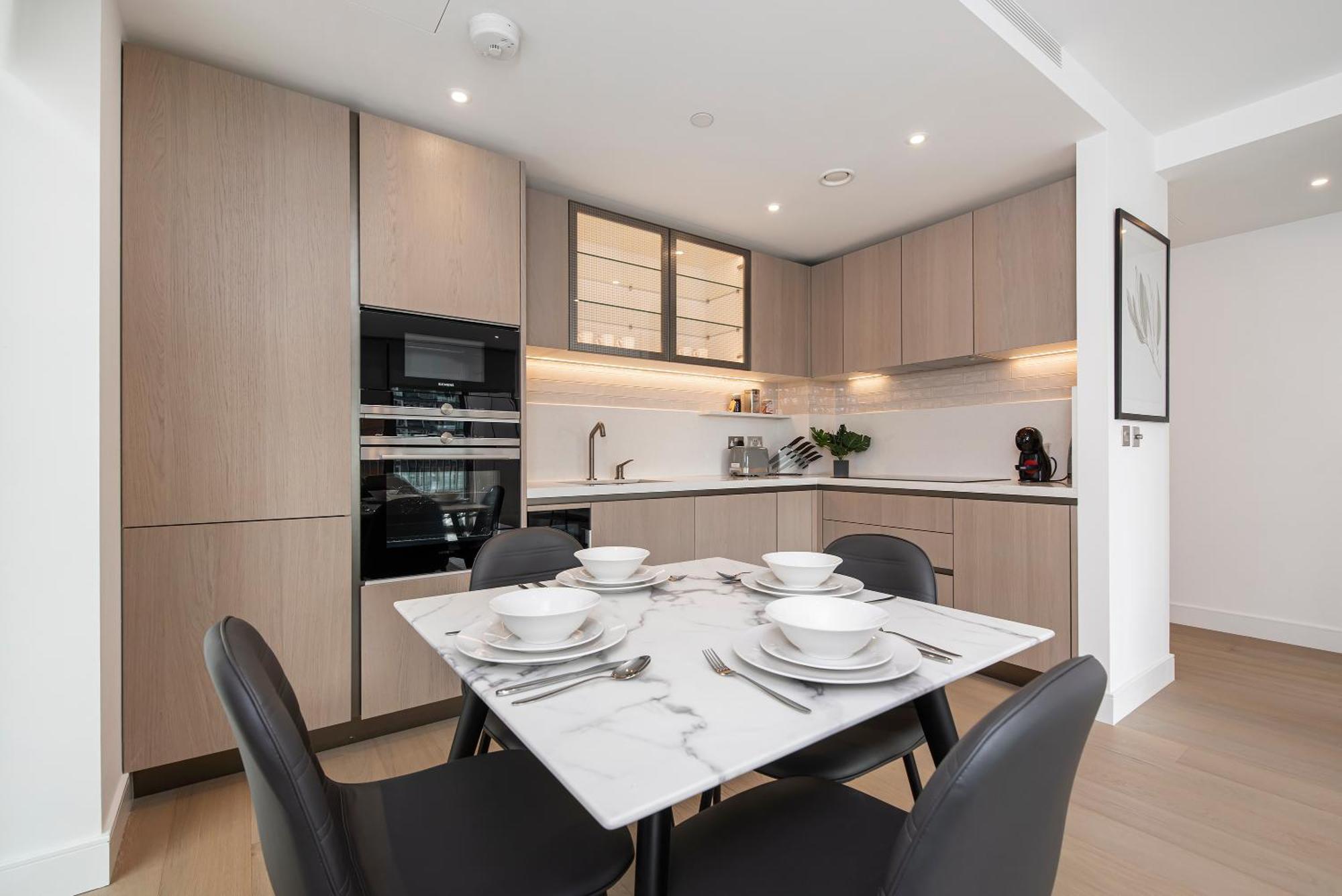 Battersea Power Station 2 Bed Close To Harrods