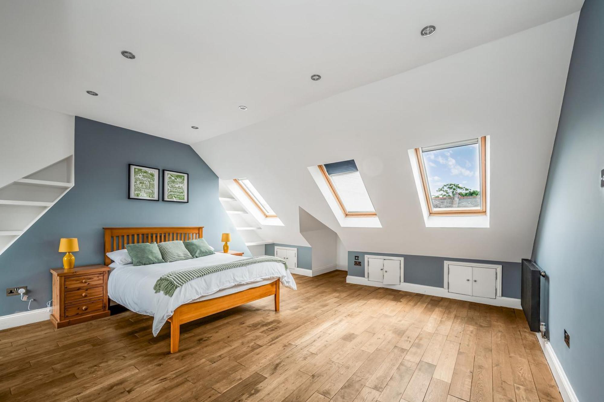Pass The Keys Wonderful Six Bed Victorian In Londres