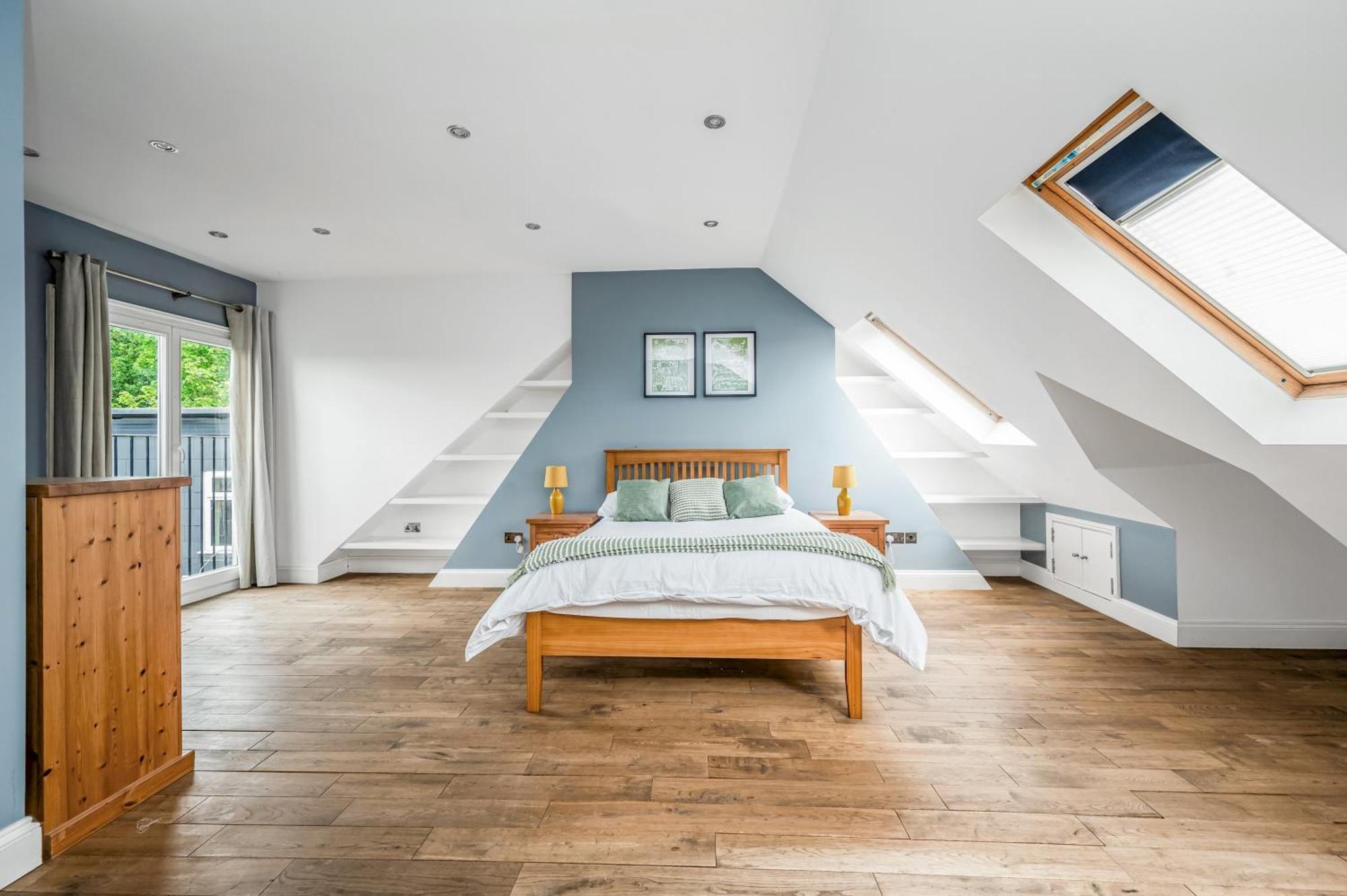 Pass The Keys Wonderful Six Bed Victorian In * Londres