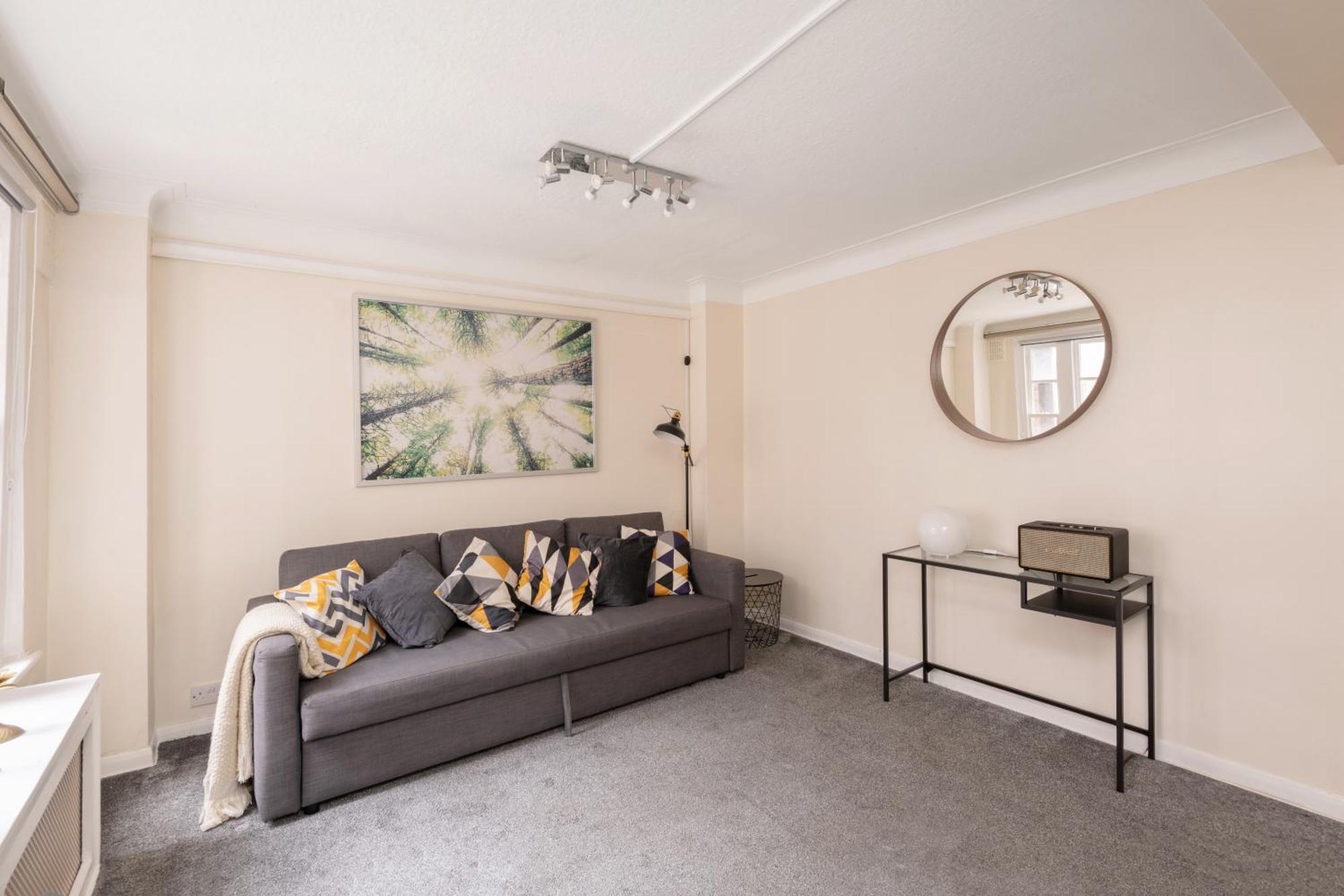 2-bed Marylebone With Concierge & Private Elevator - Next To Oxford Street, Selfridges & Hyde Park Apartment London