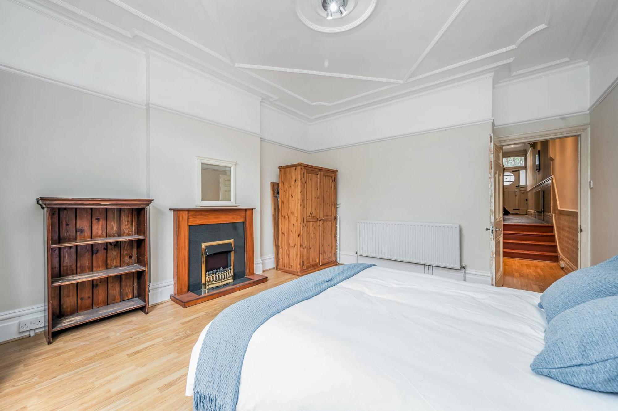 Pass The Keys Wonderful Six Bed Victorian In Casa de férias Londres